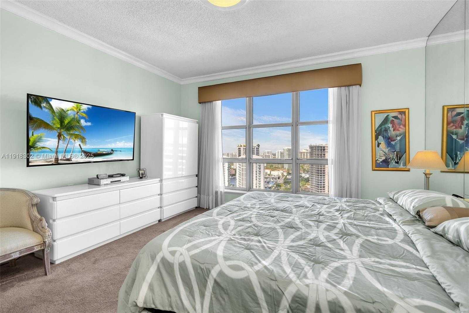 Imagen de Pequeño Objeto