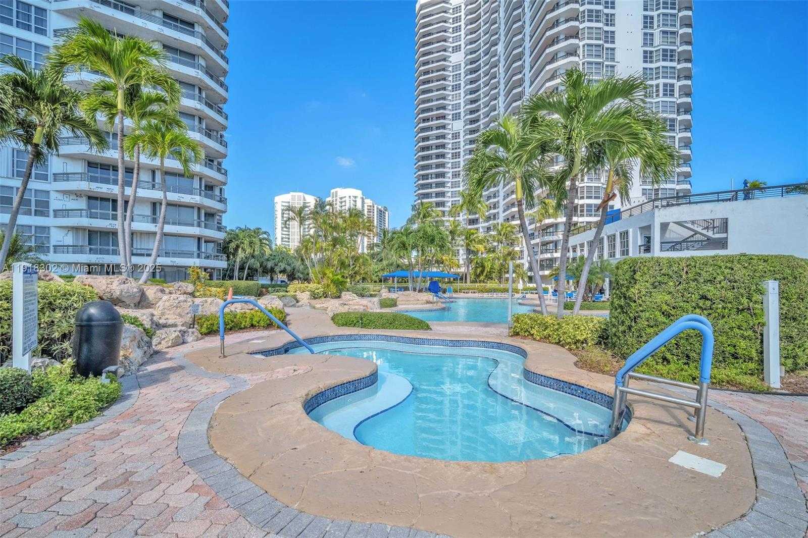 Imagen de Pequeño Objeto