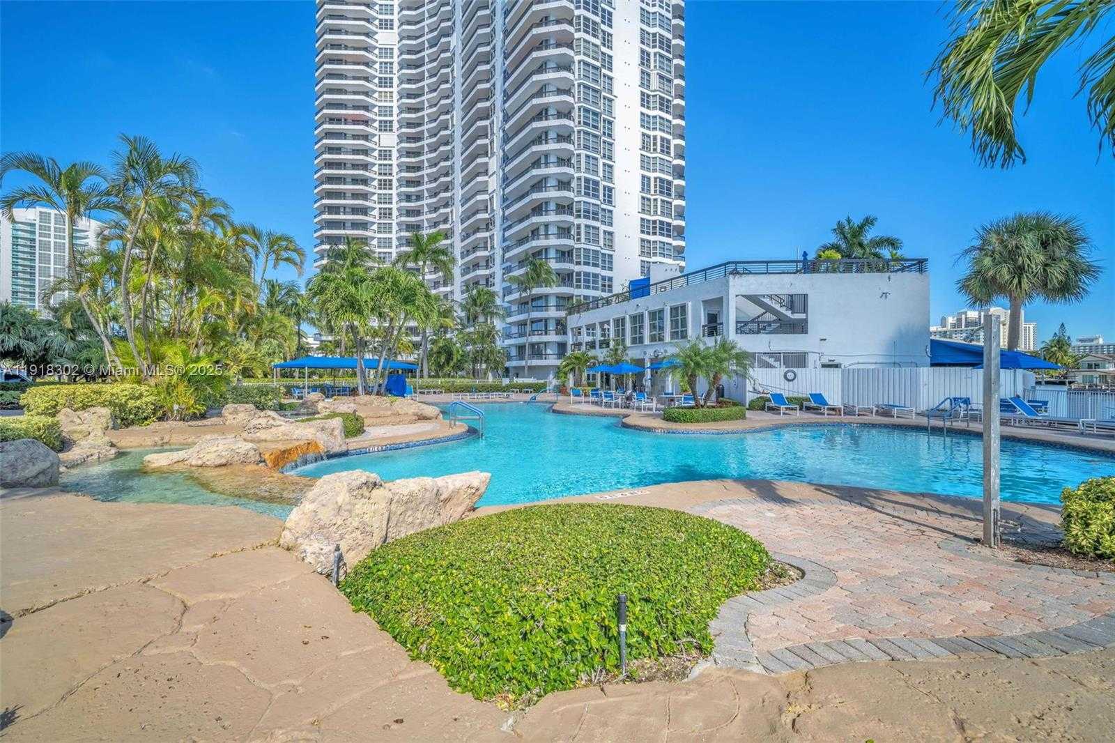 Imagen de Pequeño Objeto