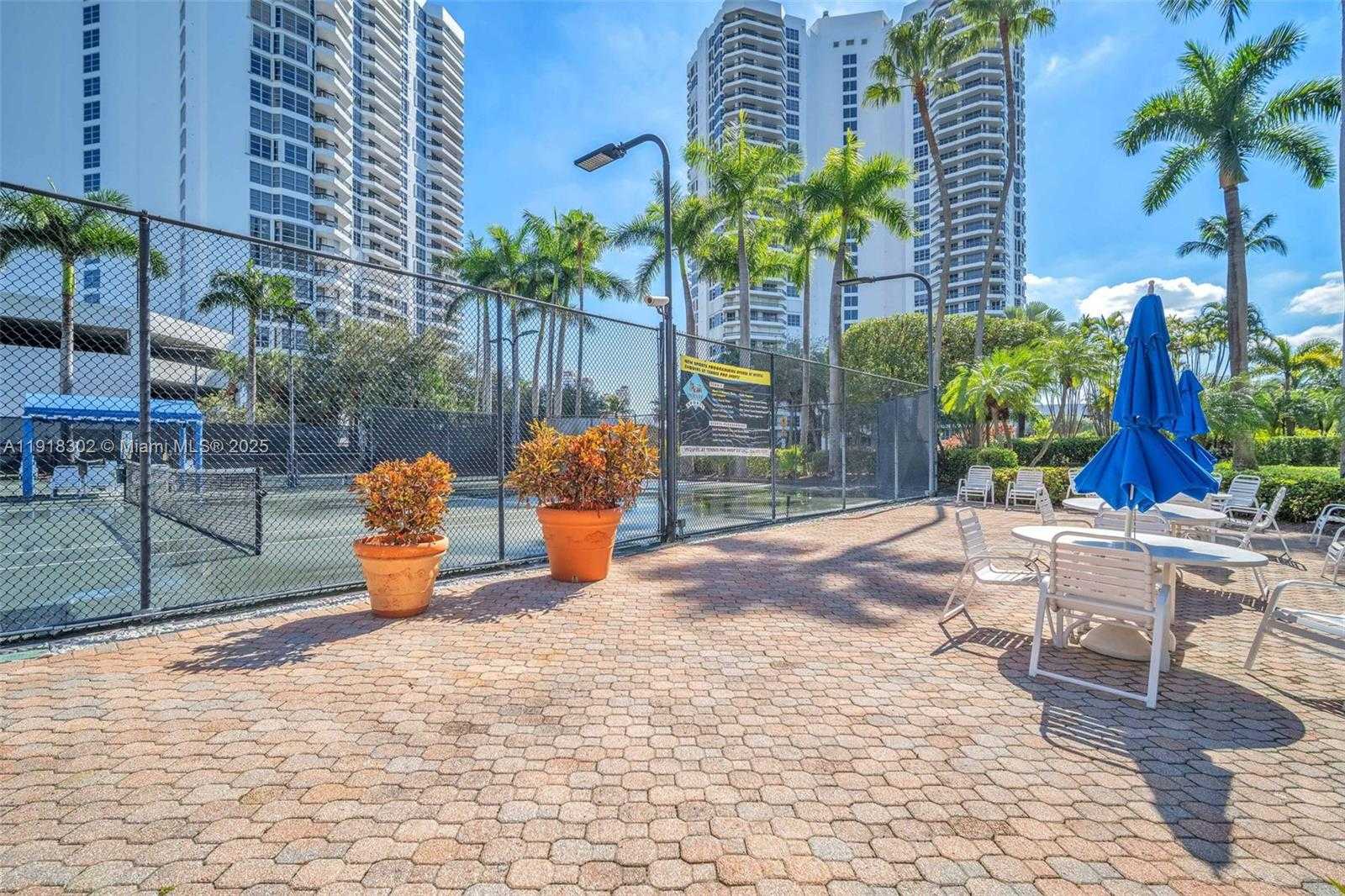 Imagen de Pequeño Objeto