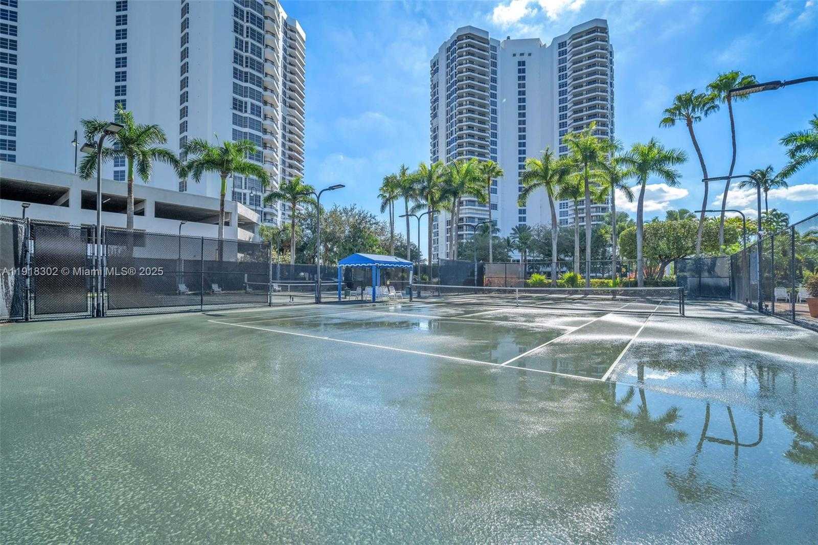 Imagen de Pequeño Objeto