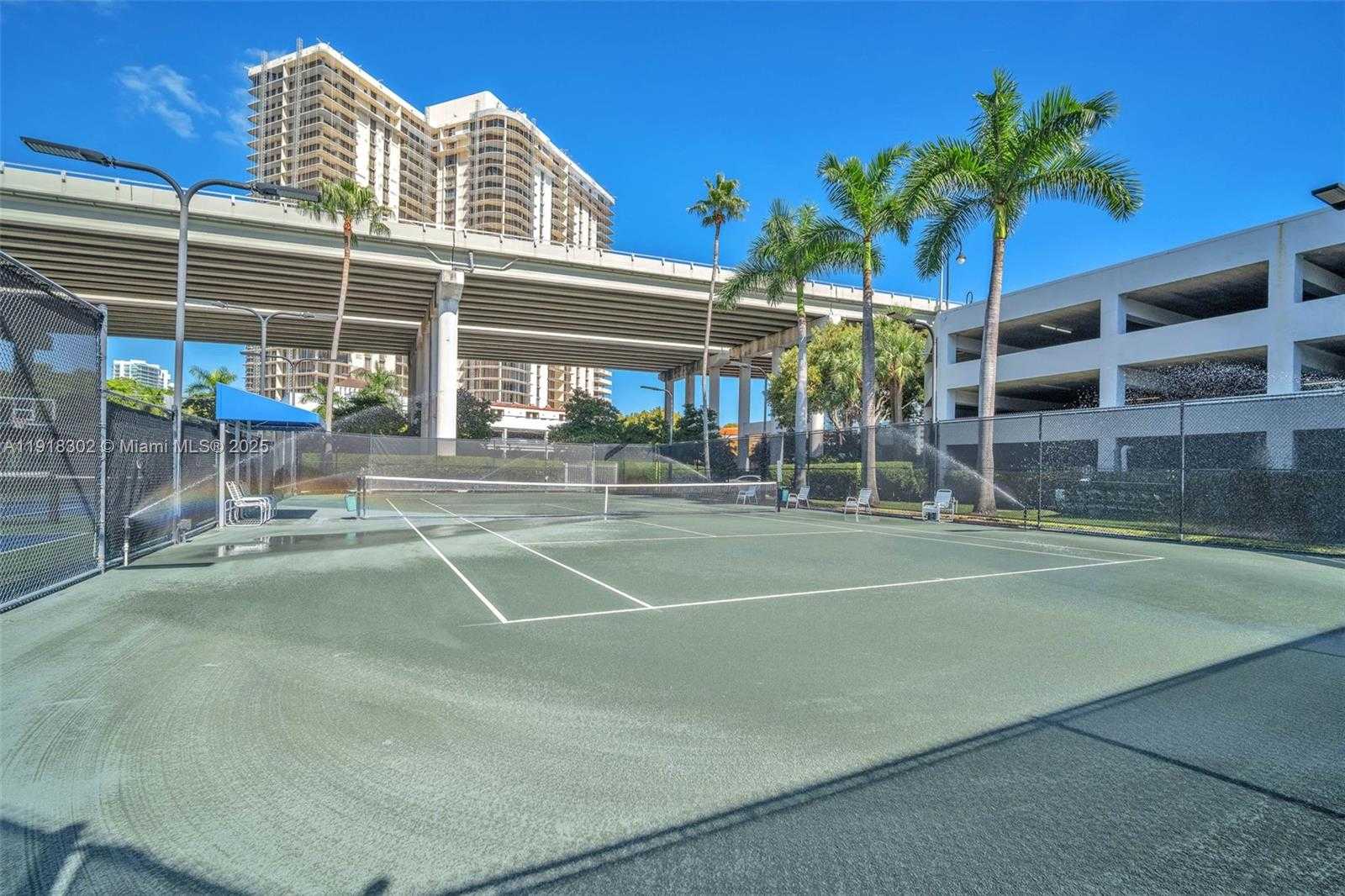 Imagen de Pequeño Objeto