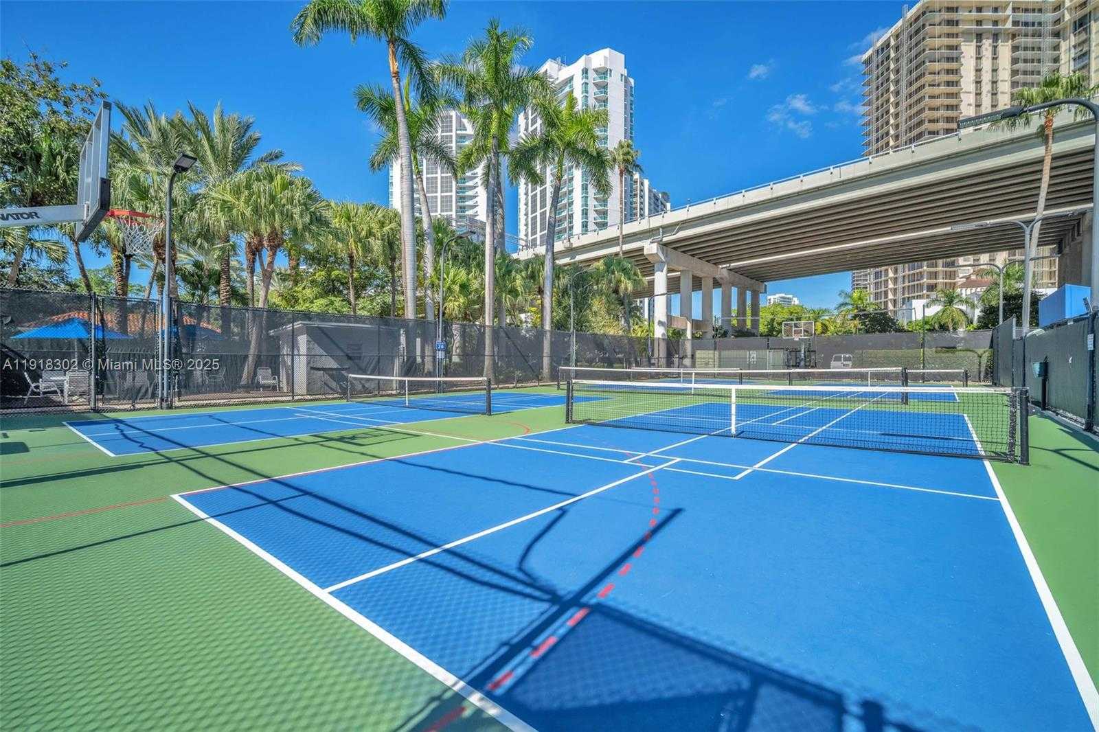 Imagen de Pequeño Objeto