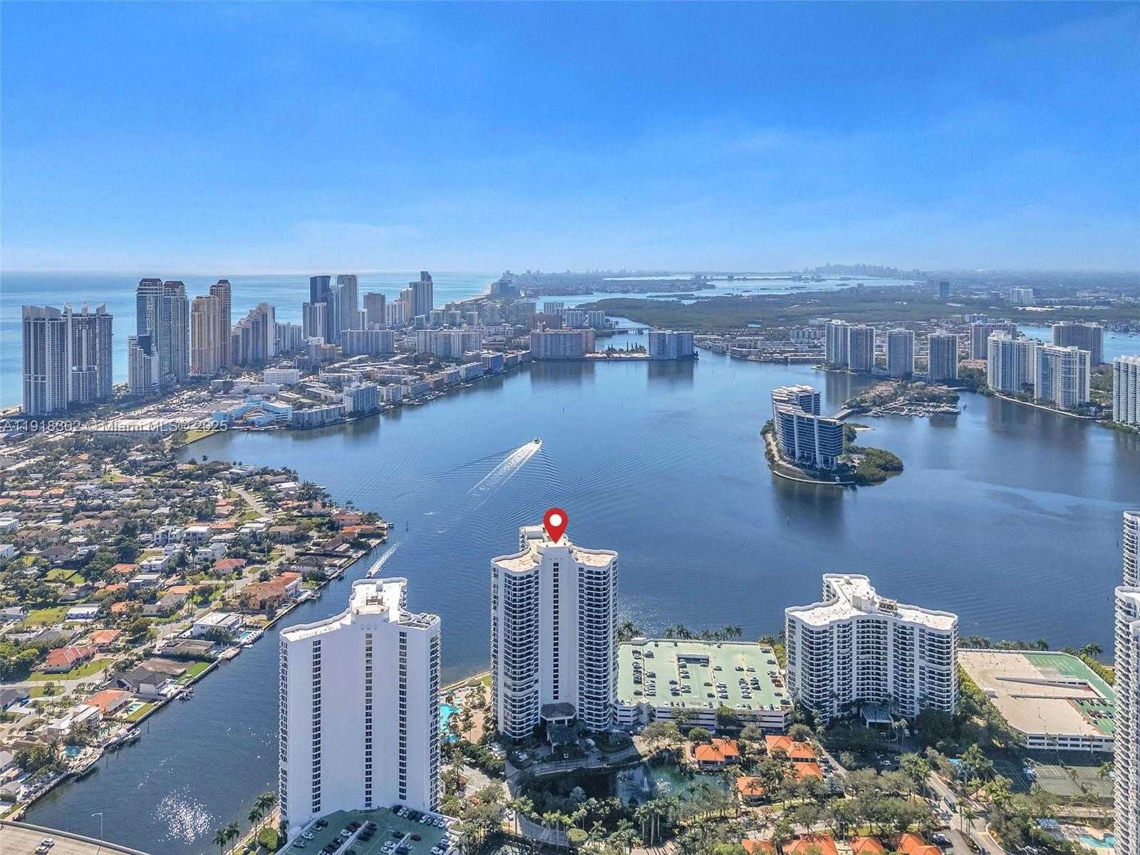 Imagen de Pequeño Objeto