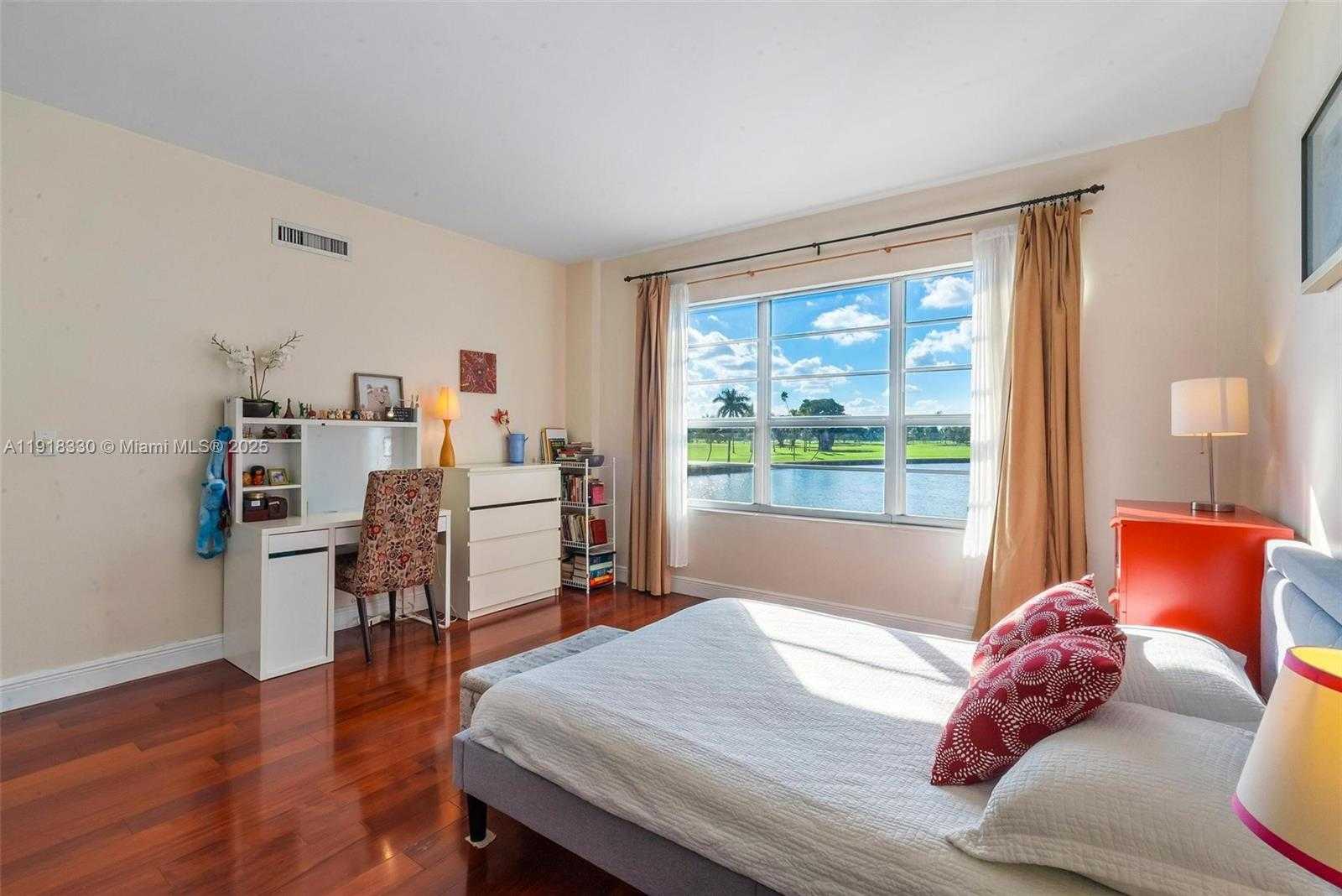 Small Image of 9102 WEST BAY HARBOR DR #2-DW, Bay Harbor Islands Number 20