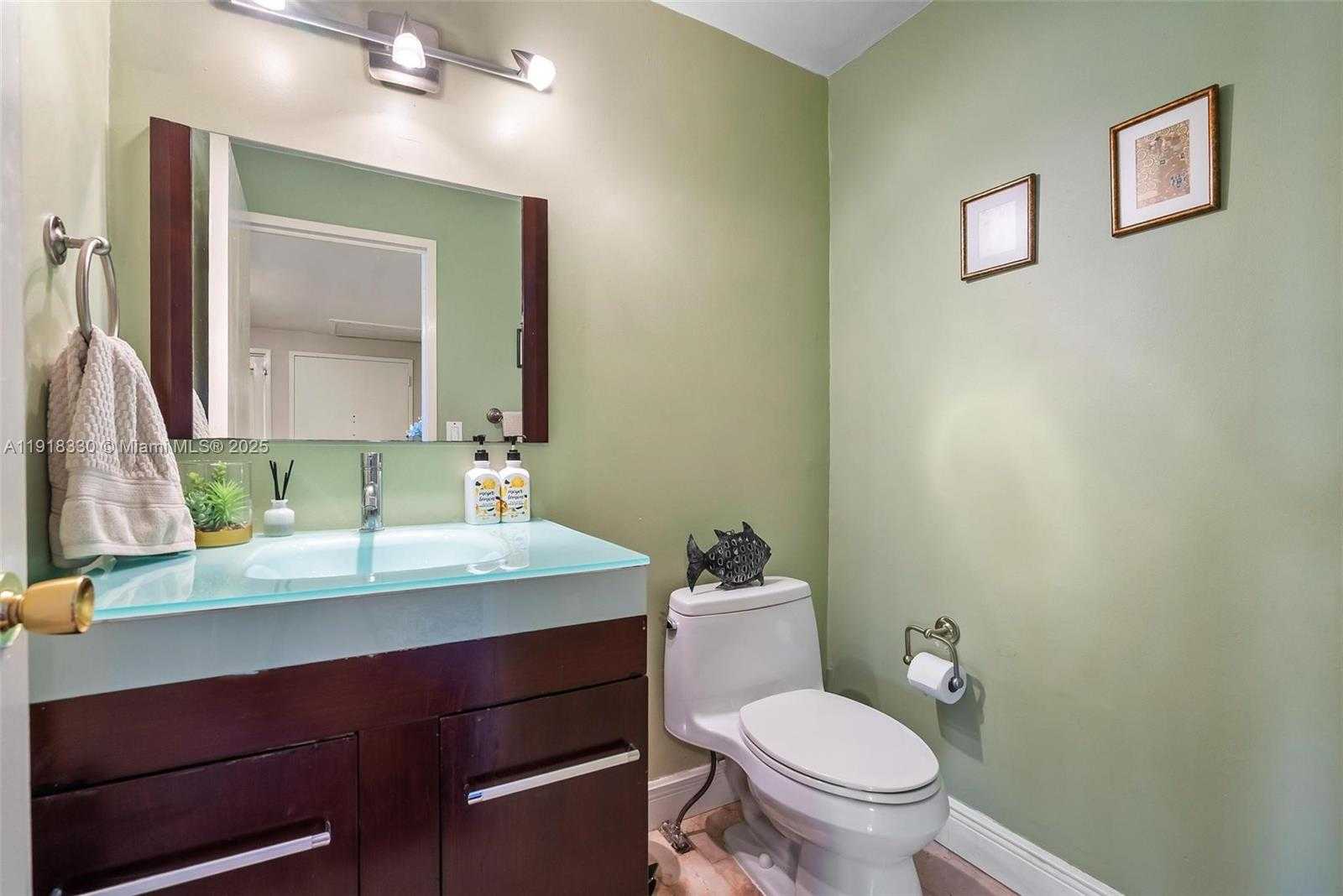 Small Image of 9102 WEST BAY HARBOR DR #2-DW, Bay Harbor Islands Number 22