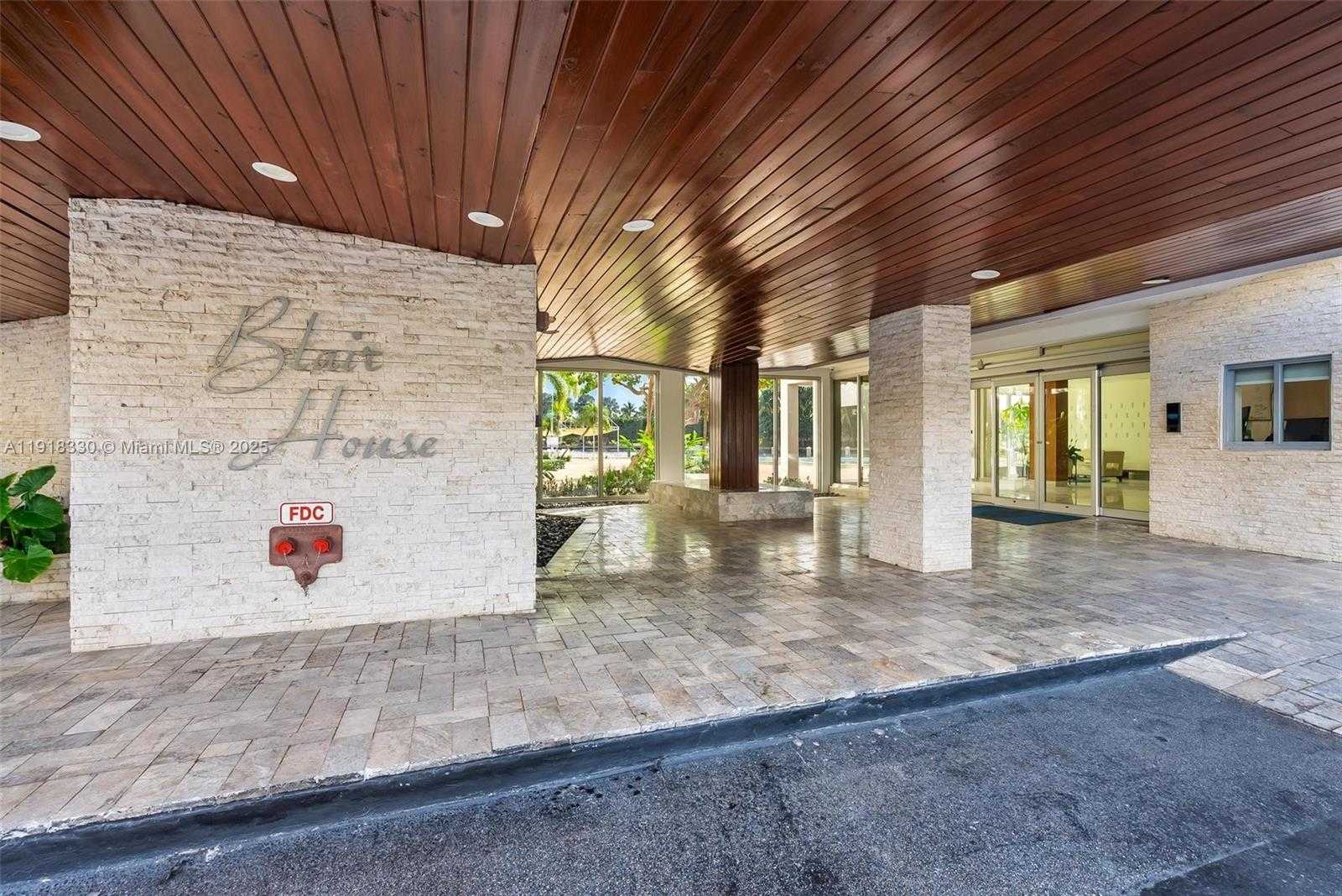 Small Image of 9102 WEST BAY HARBOR DR #2-DW, Bay Harbor Islands Number 25