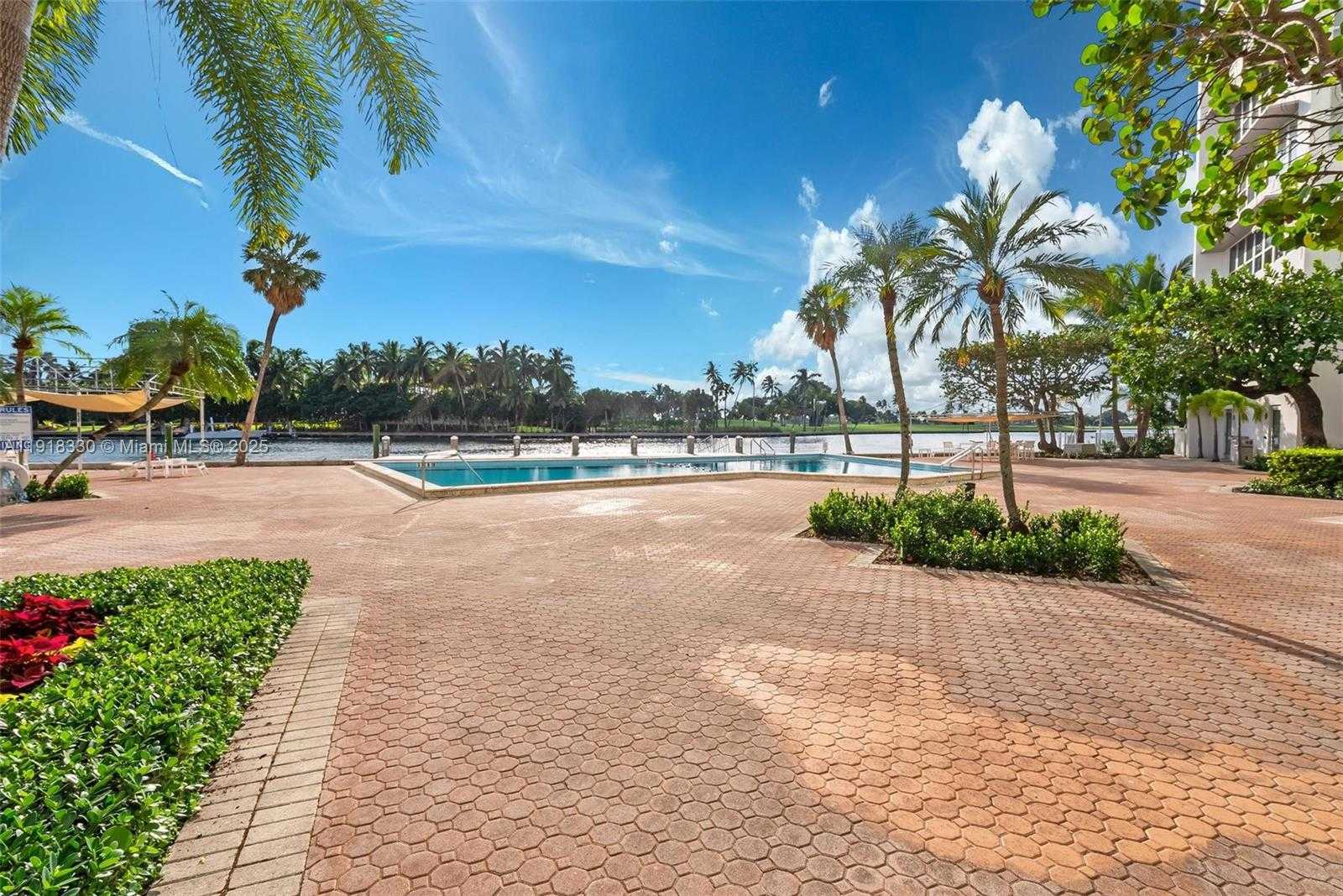 Small Image of 9102 WEST BAY HARBOR DR #2-DW, Bay Harbor Islands Number 31