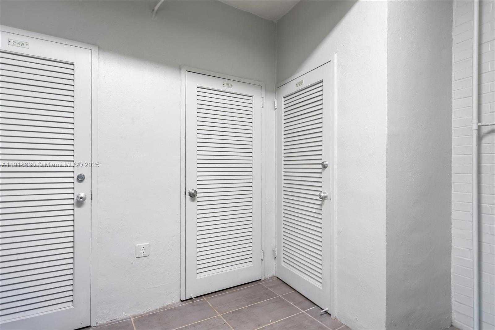 Small Image of 9102 WEST BAY HARBOR DR #2-DW, Bay Harbor Islands Number 41