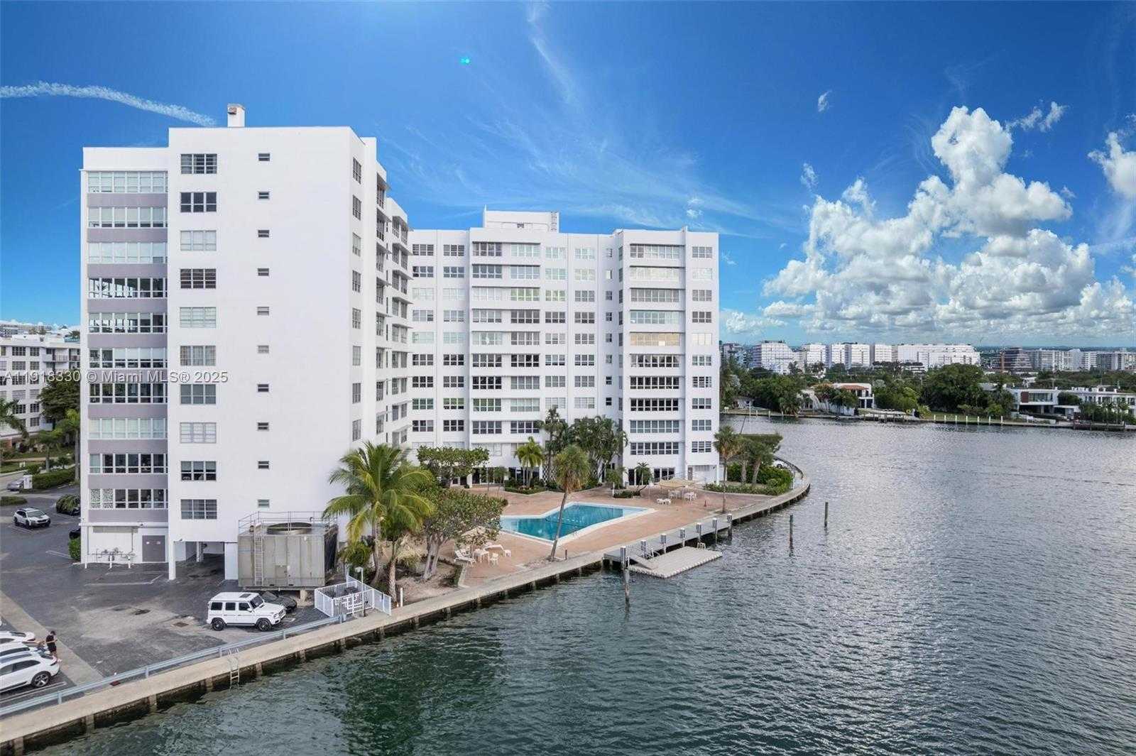 Small Image of 9102 WEST BAY HARBOR DR #2-DW, Bay Harbor Islands Number 44