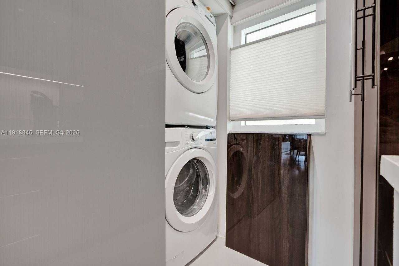 Small Image of 18100 NORTH BAY RD #909, Sunny Isles Beach Number 20