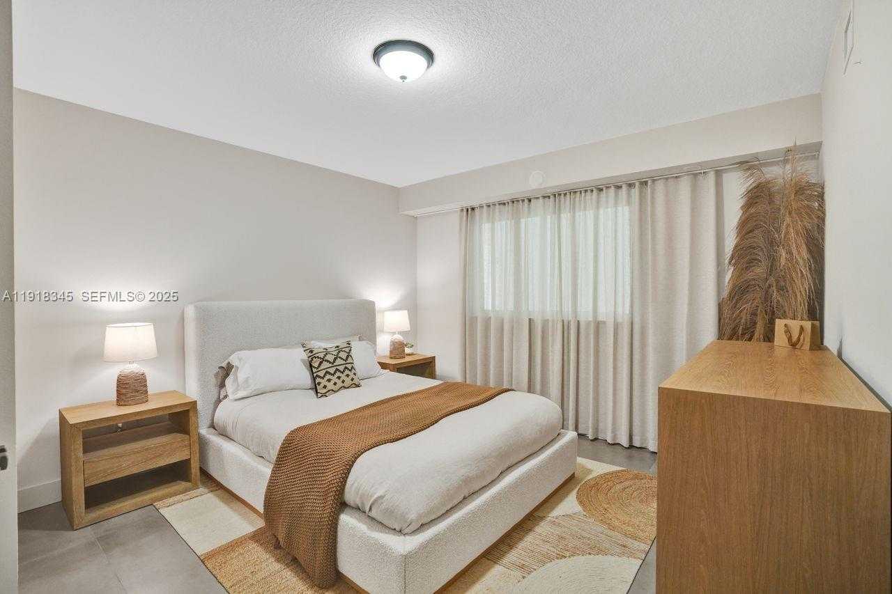 Small Image of 18100 NORTH BAY RD #909, Sunny Isles Beach Number 25
