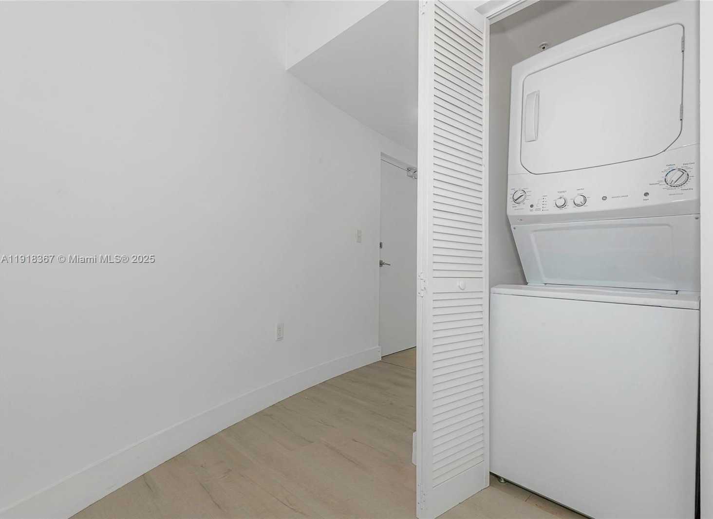 Small Image of 6580 INDIAN CREEK DR #310, Miami Beach Number 10