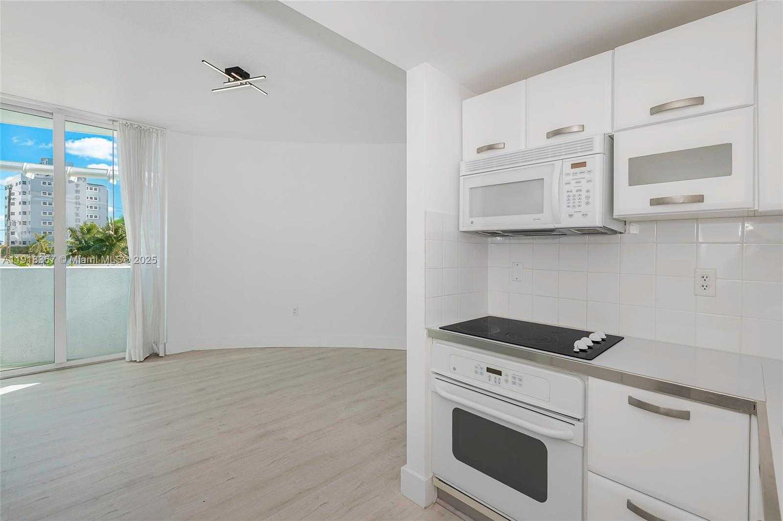 Small Image of 6580 INDIAN CREEK DR #310, Miami Beach Number 11