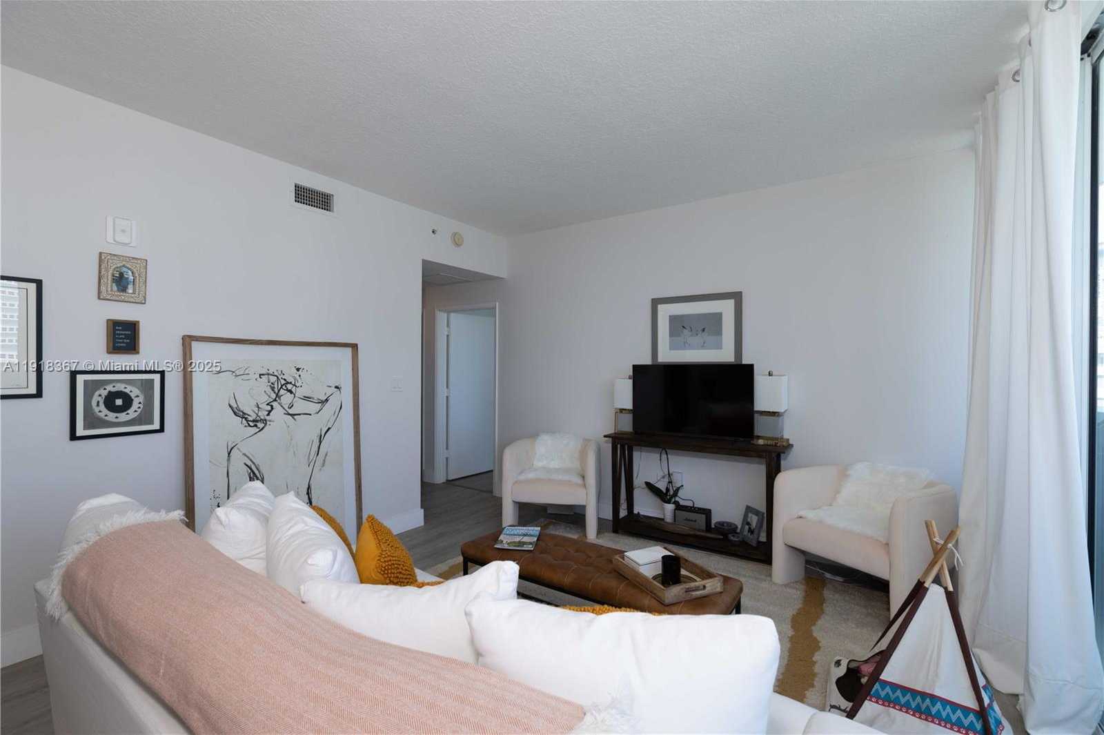 Small Image of 6580 INDIAN CREEK DR #310, Miami Beach Number 19