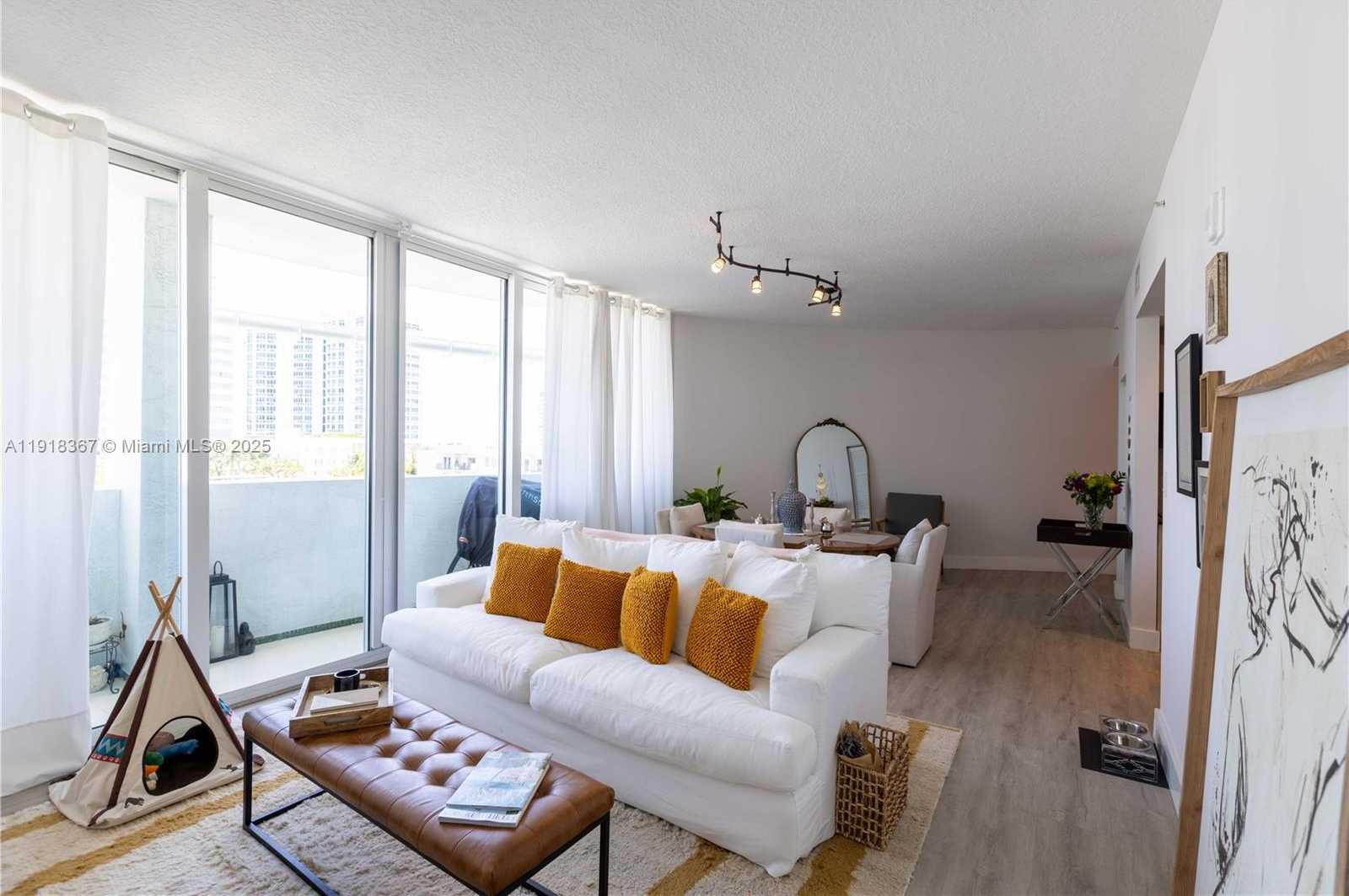 Small Image of 6580 INDIAN CREEK DR #310, Miami Beach Number 20