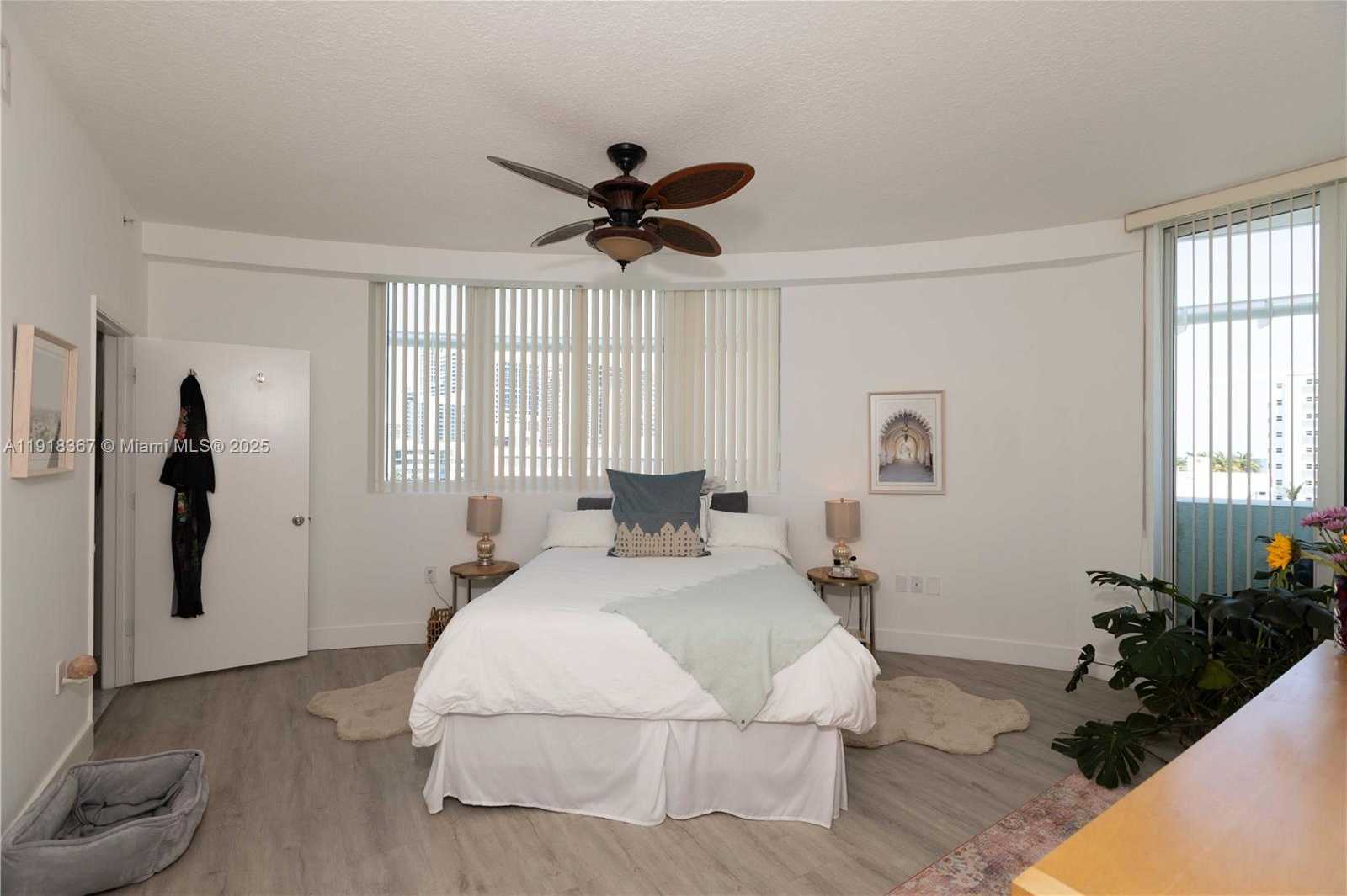 Small Image of 6580 INDIAN CREEK DR #310, Miami Beach Number 21
