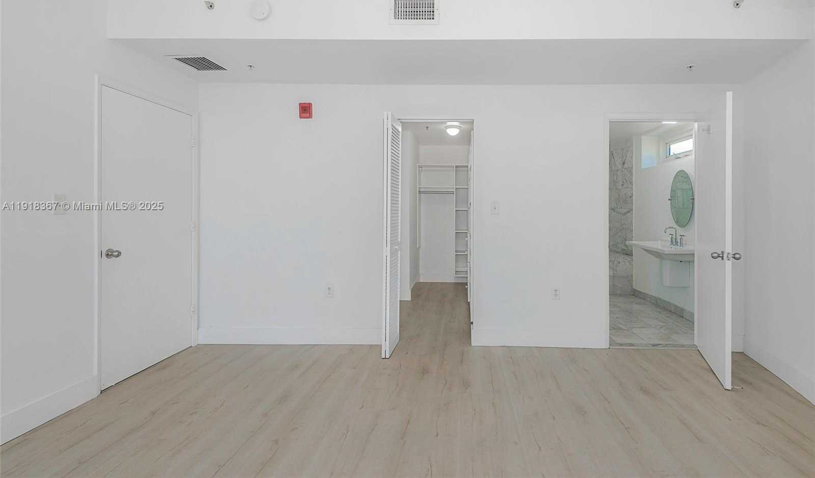 Small Image of 6580 INDIAN CREEK DR #310, Miami Beach Number 30