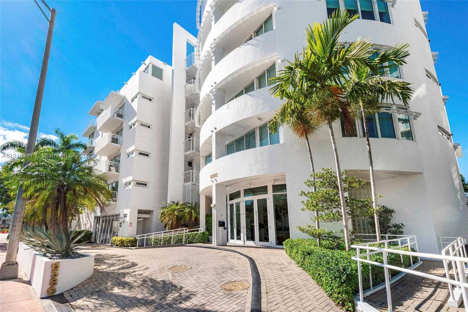 Small Image of 6580 INDIAN CREEK DR #310, Miami Beach Number 7