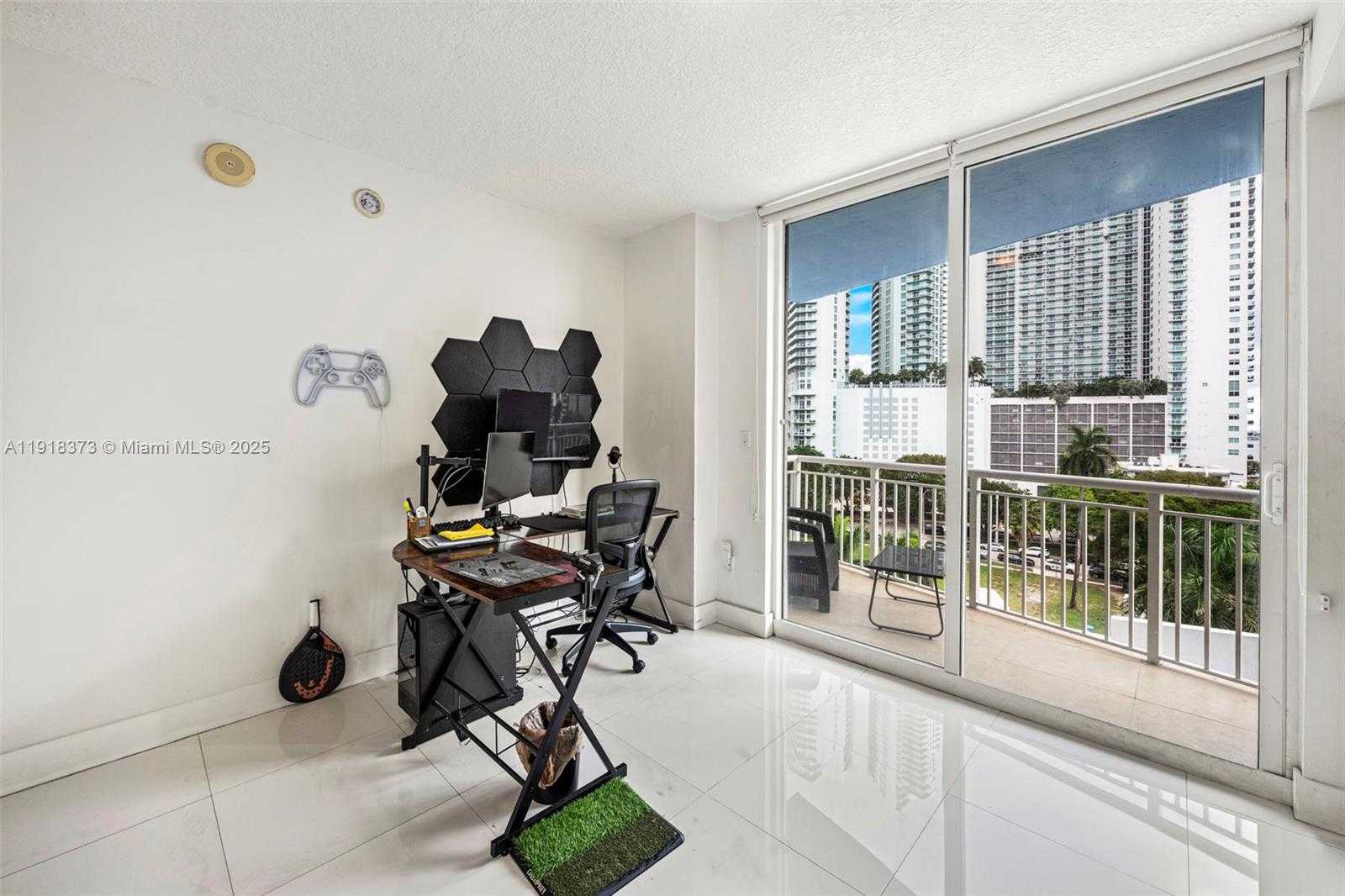 Small Image of 275 NORTH EAST 18TH ST #708, Miami Number 12