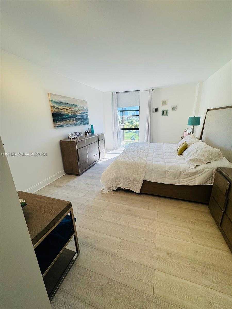 Imagen de Pequeño Objeto