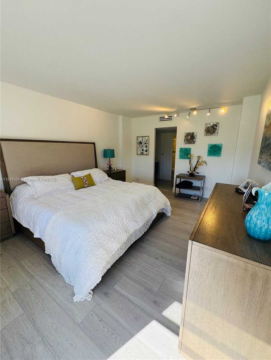 Imagen de Pequeño Objeto