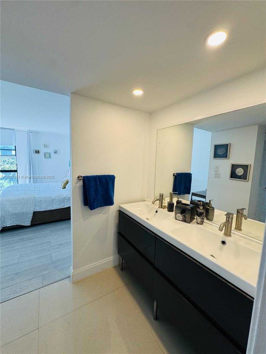 Imagen de Pequeño Objeto