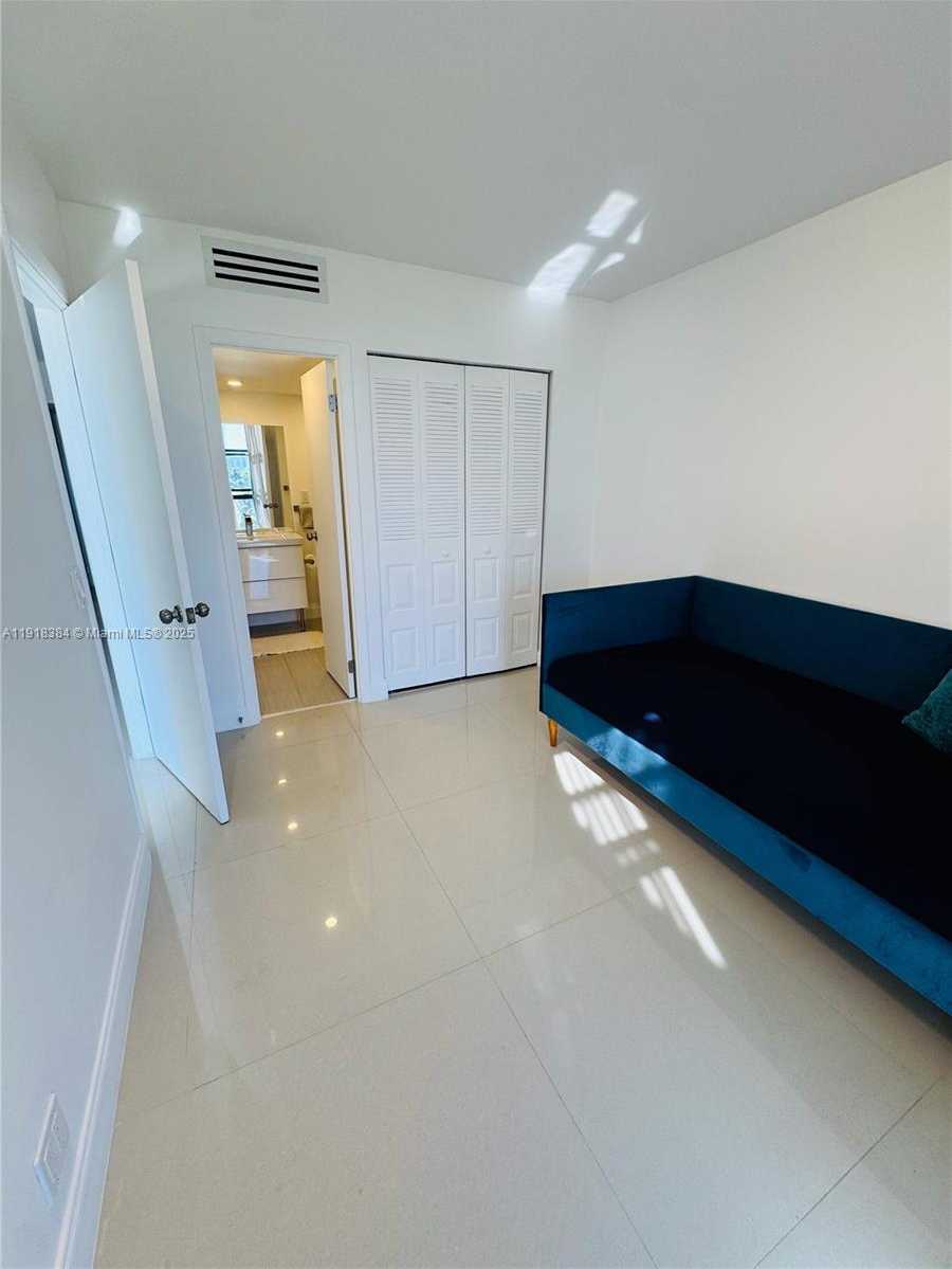 Imagen de Pequeño Objeto