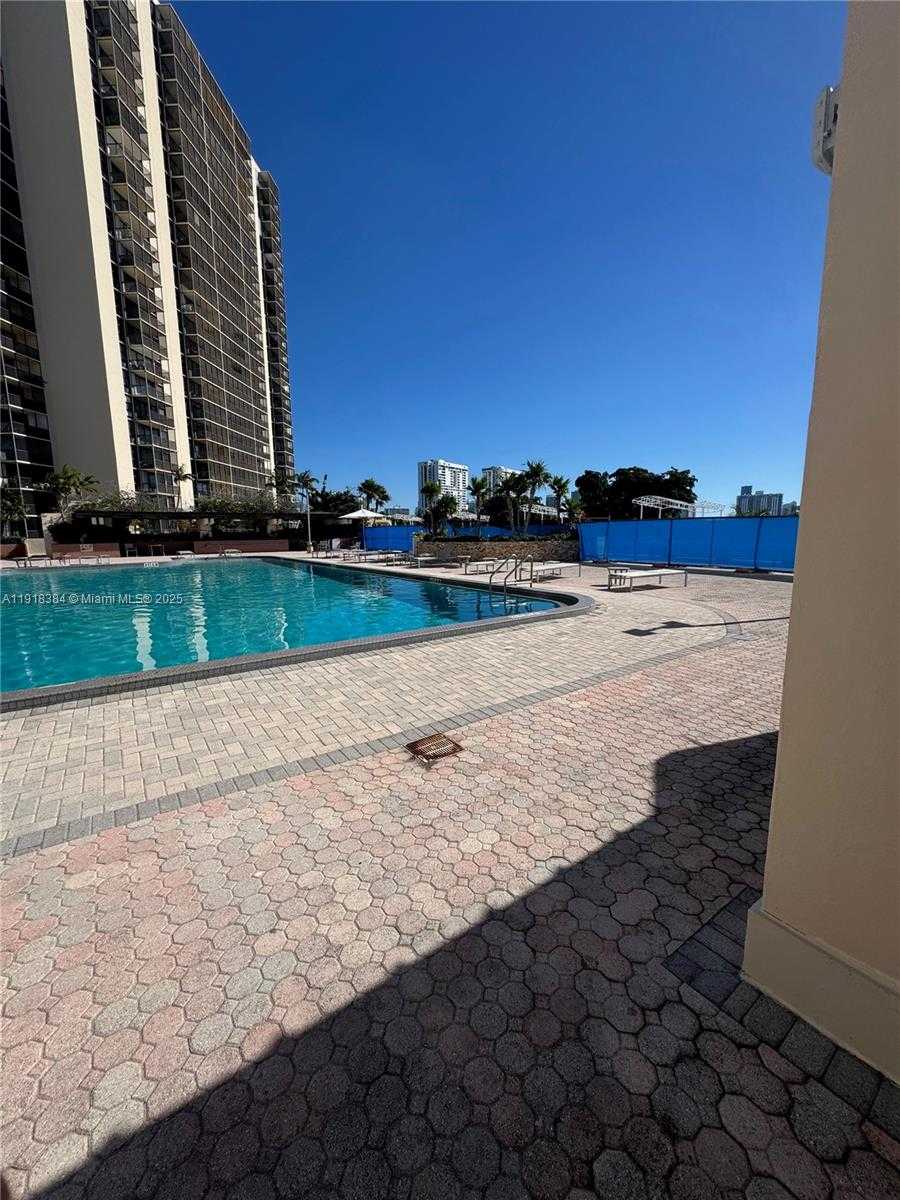 Imagen de Pequeño Objeto