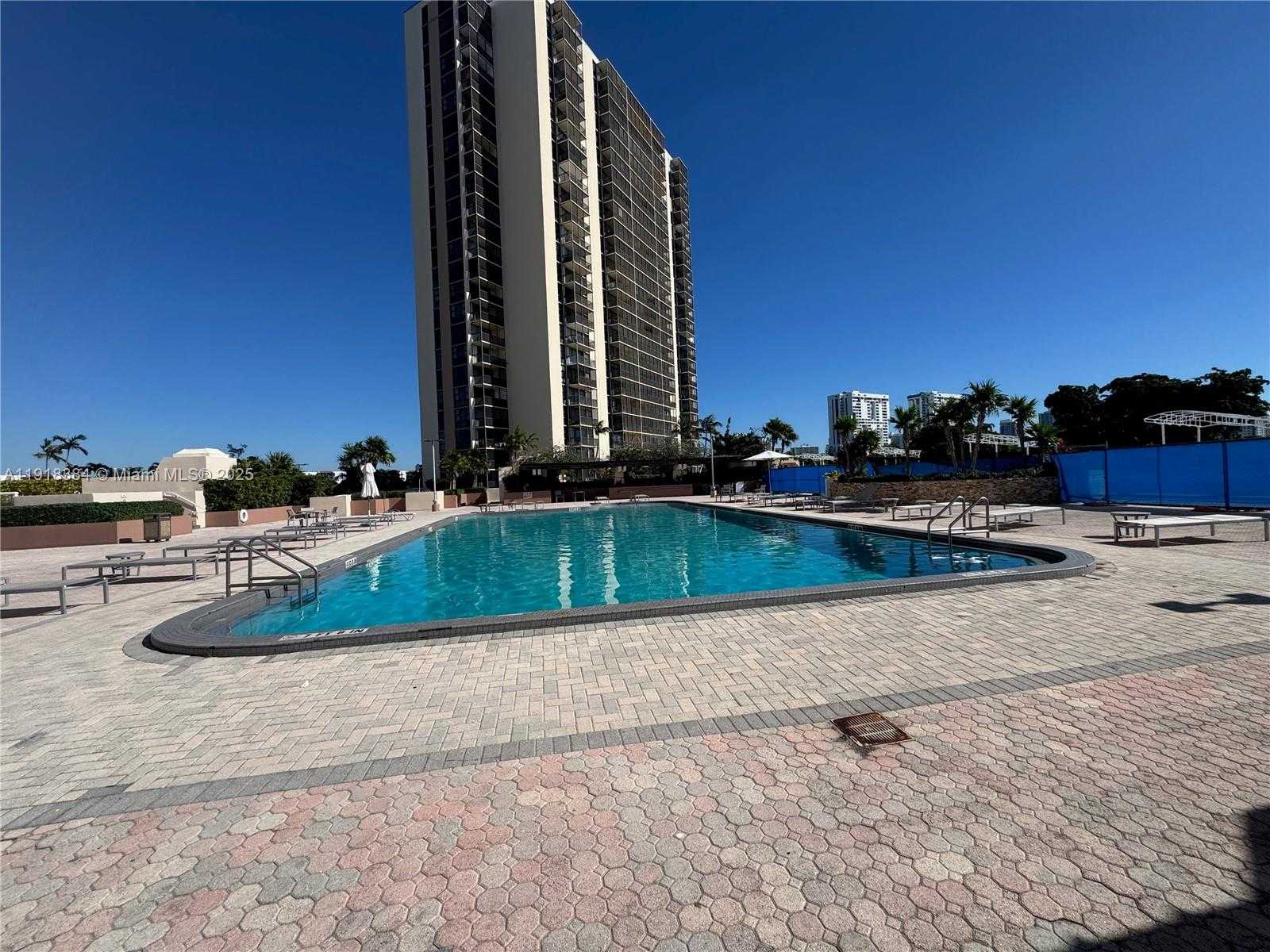 Imagen de Pequeño Objeto