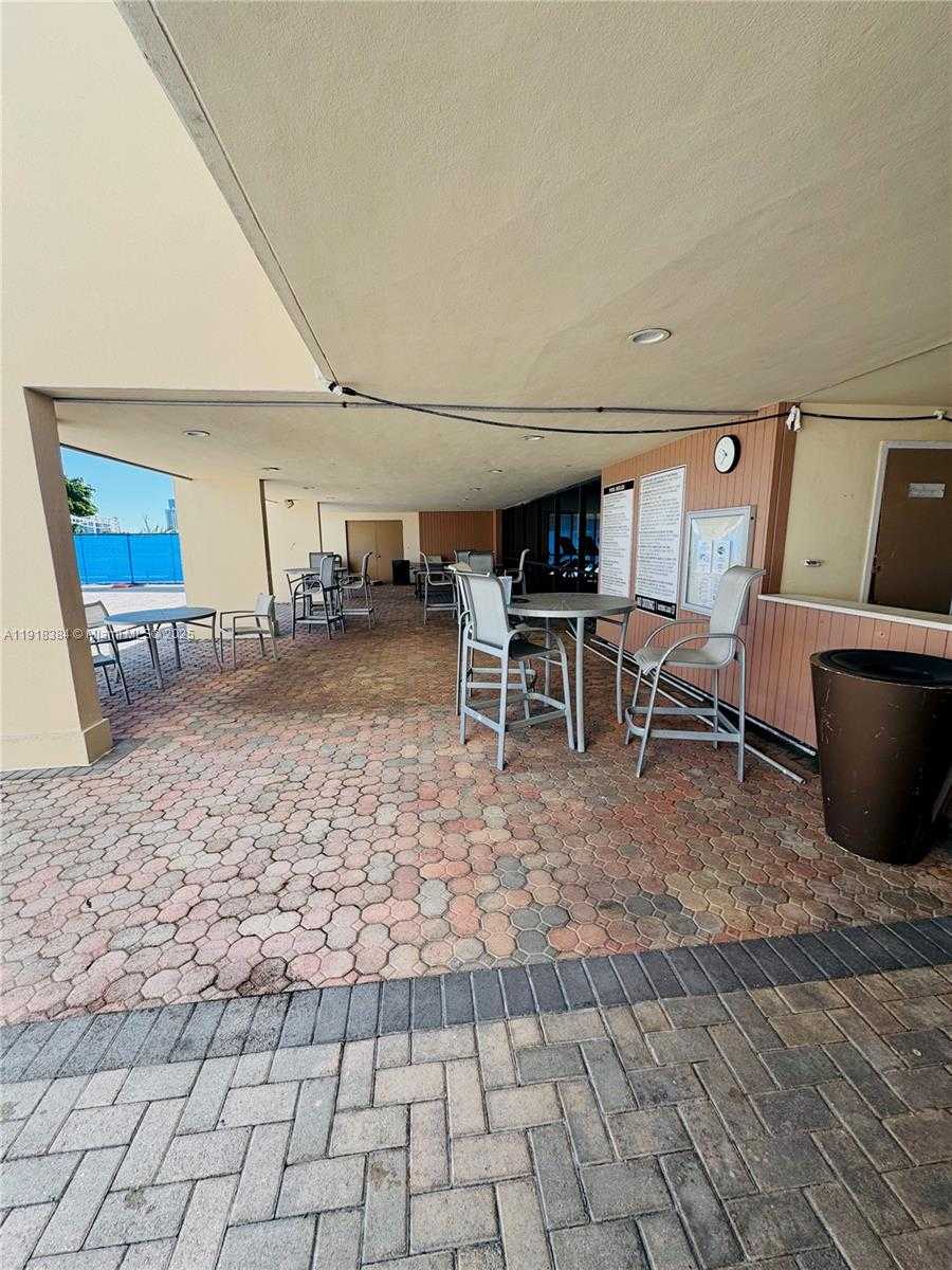 Imagen de Pequeño Objeto