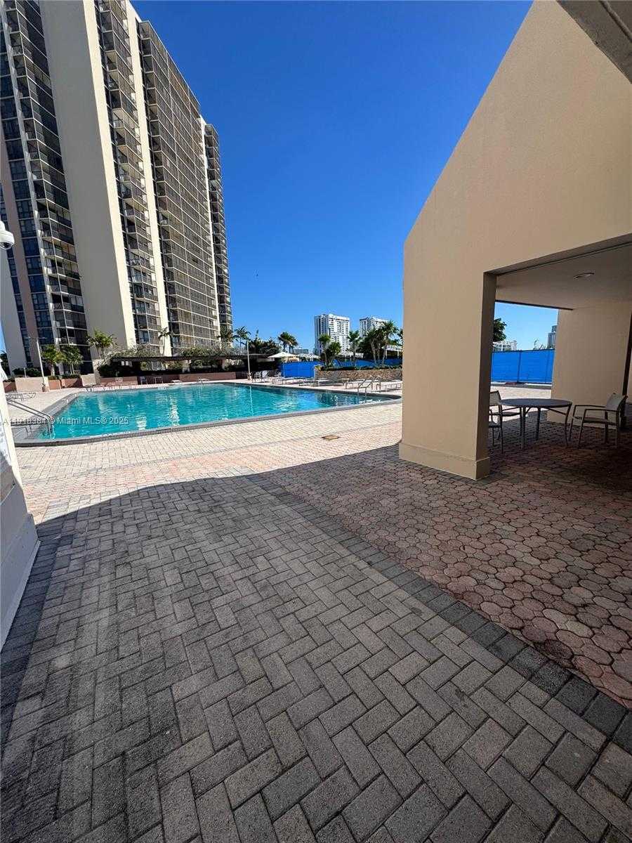 Imagen de Pequeño Objeto