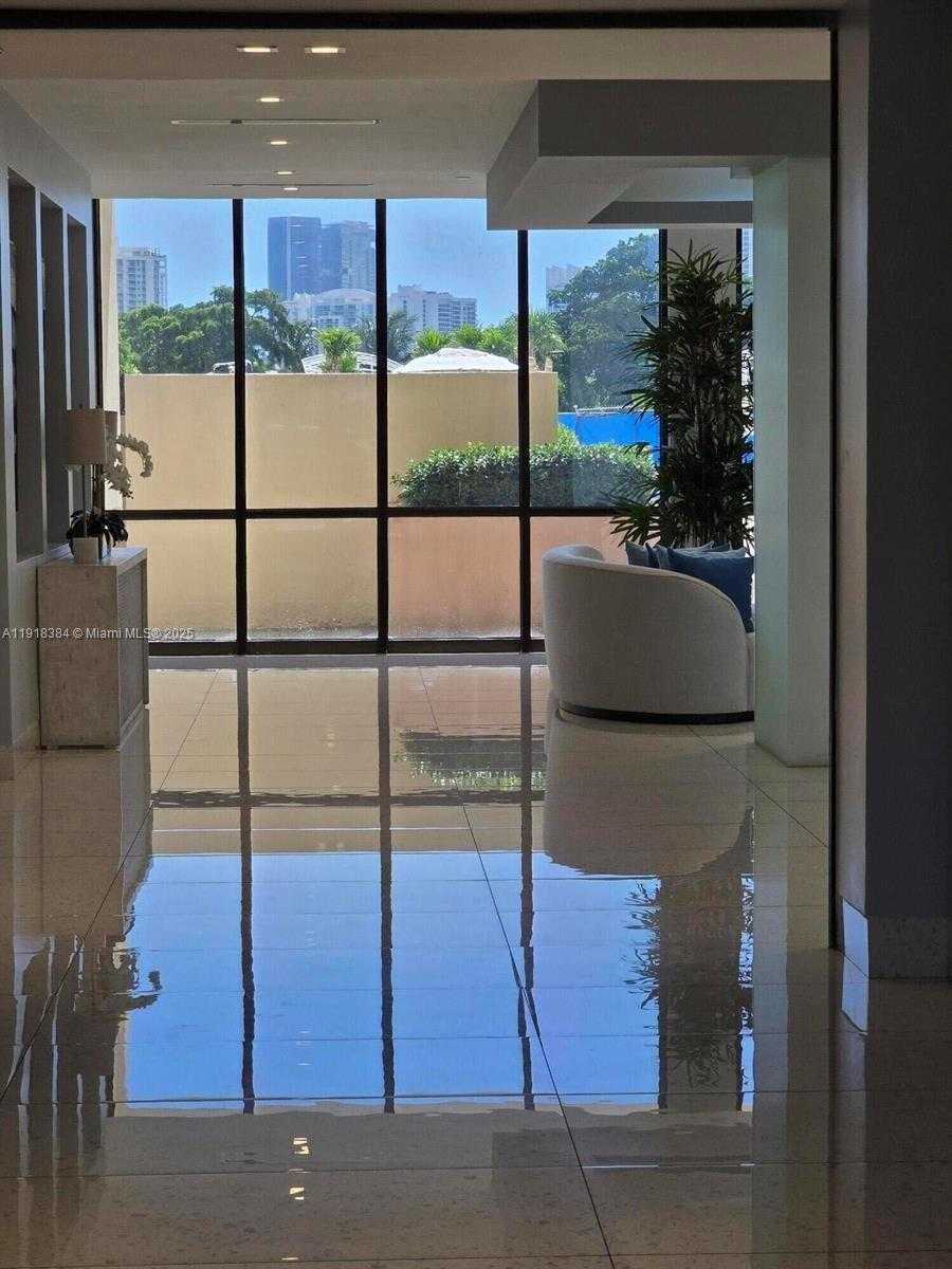 Imagen de Pequeño Objeto