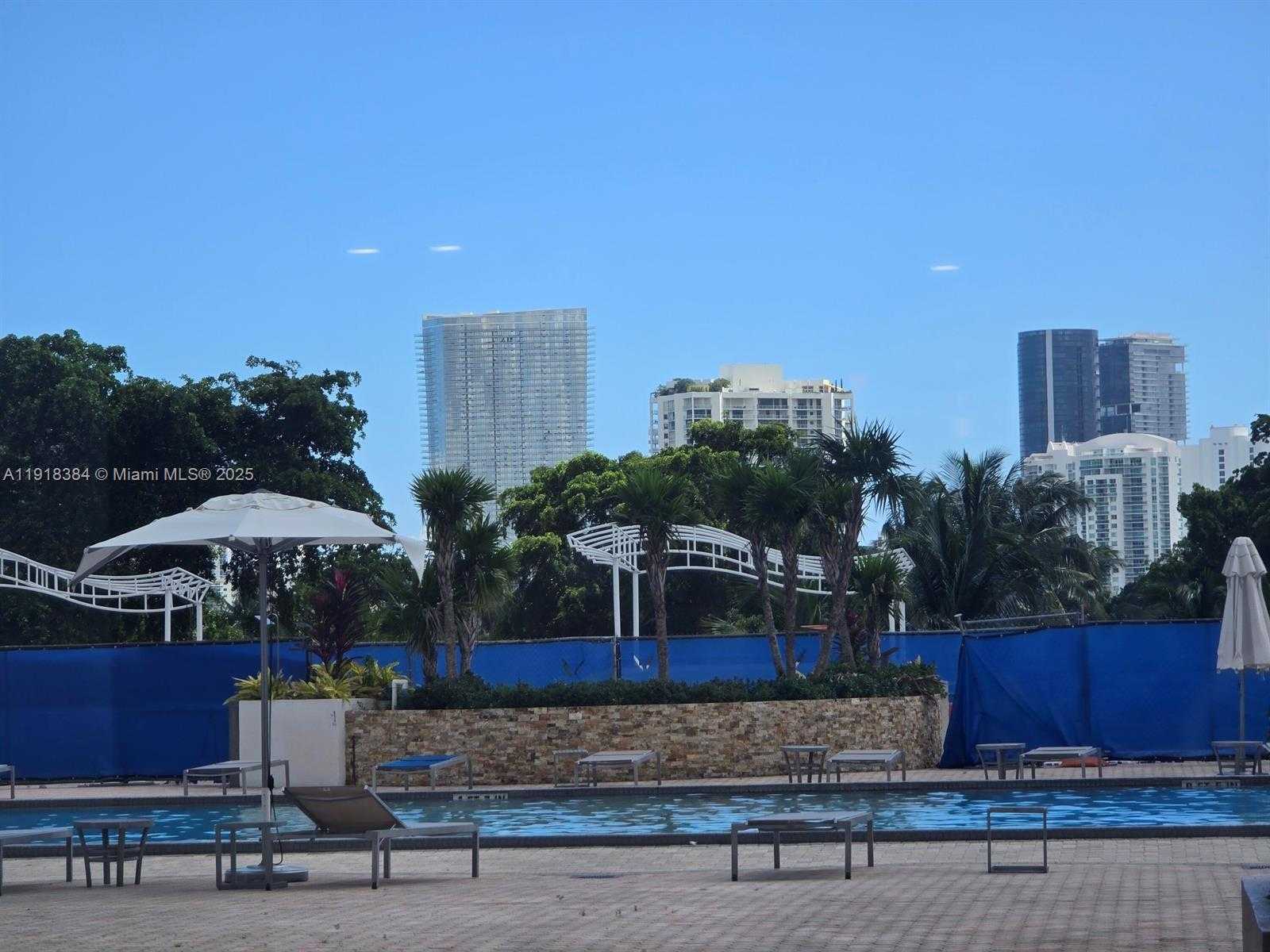 Imagen de Pequeño Objeto