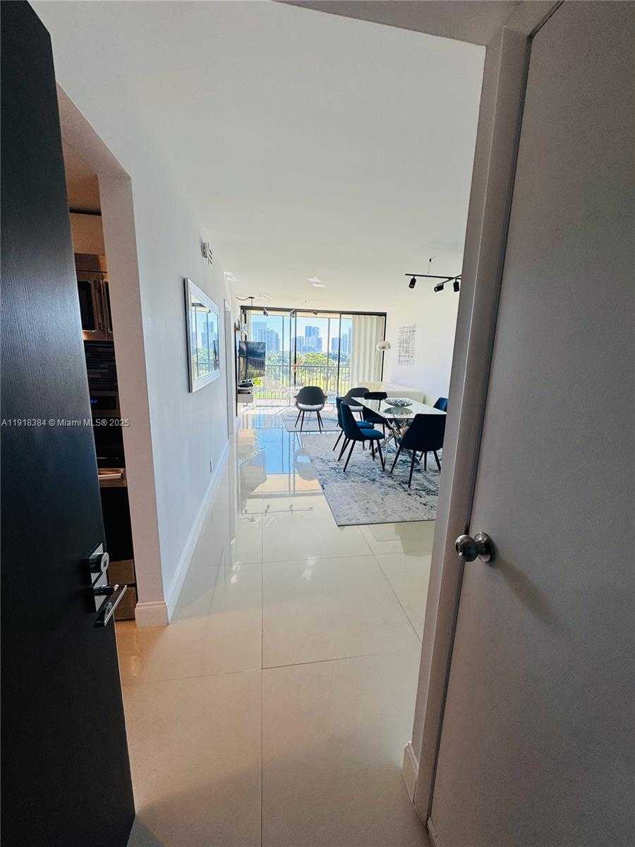 Imagen de Pequeño Objeto