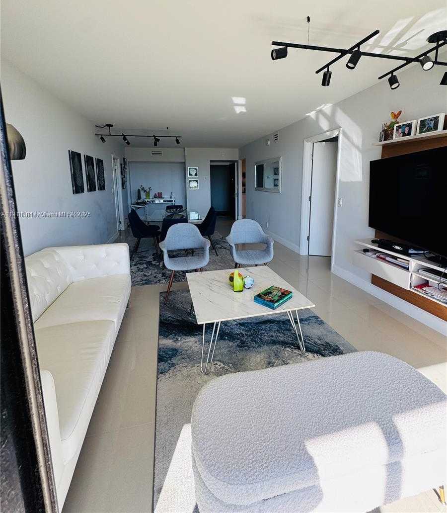 Imagen de Pequeño Objeto