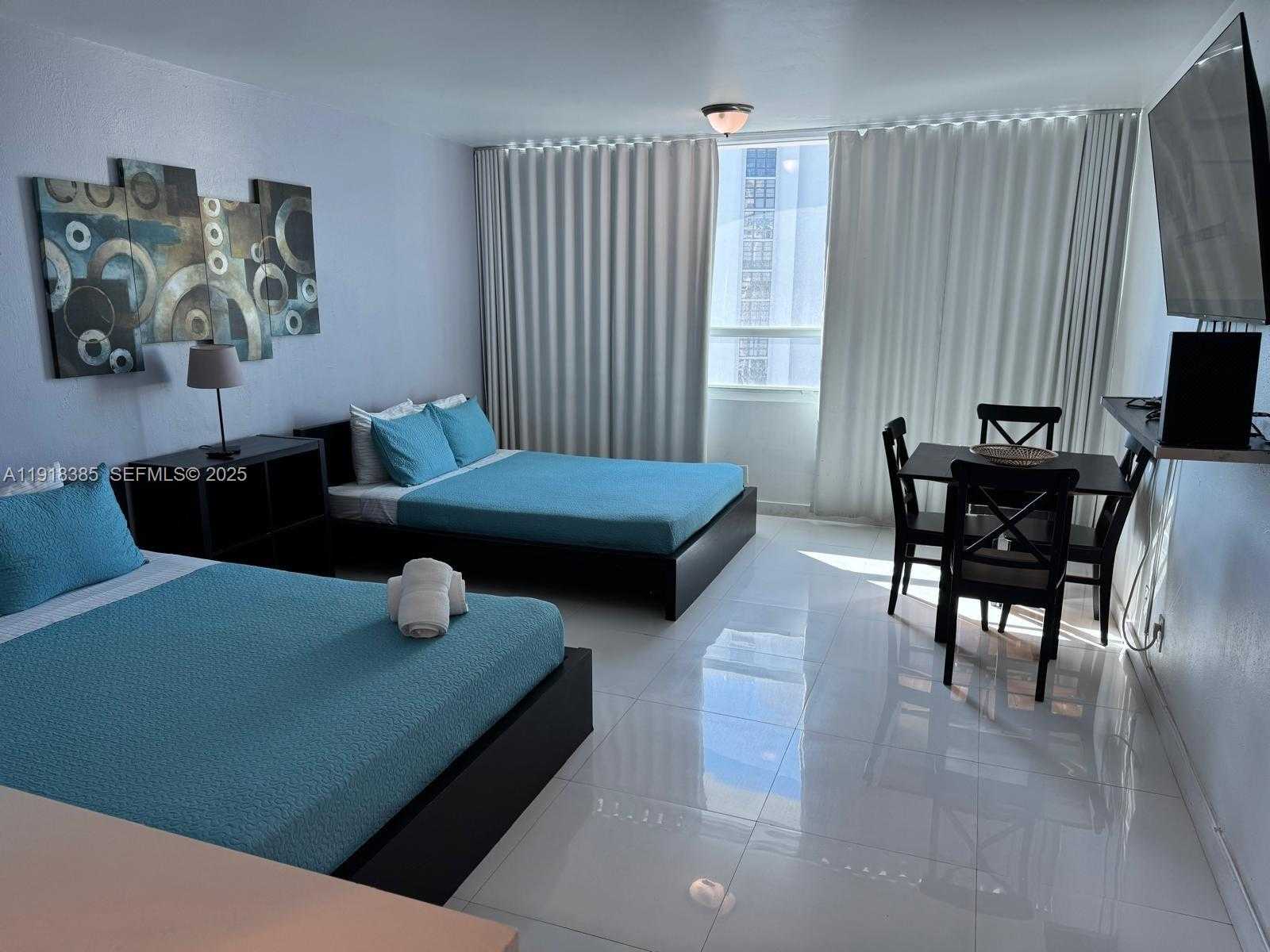 Small Image of 5445 COLLINS AVE #915, Miami Beach Number 3
