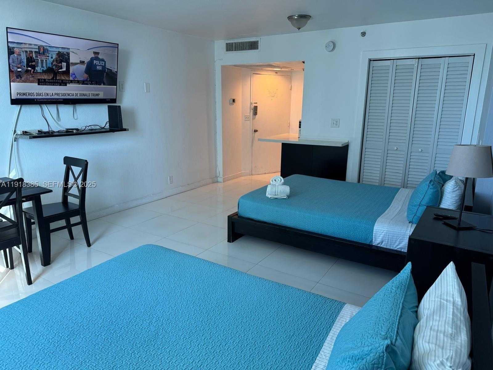 Small Image of 5445 COLLINS AVE #915, Miami Beach Number 4