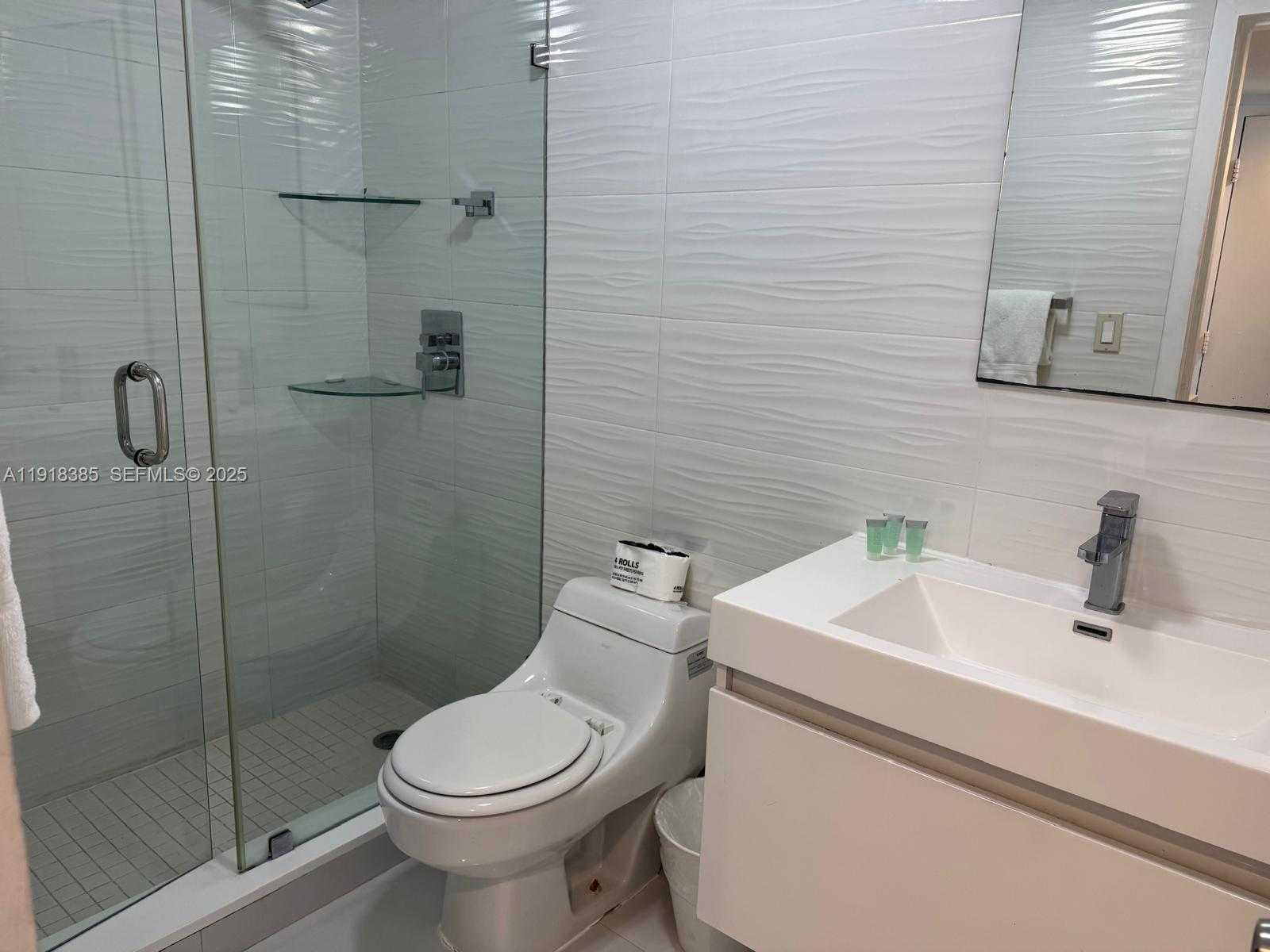 Small Image of 5445 COLLINS AVE #915, Miami Beach Number 6