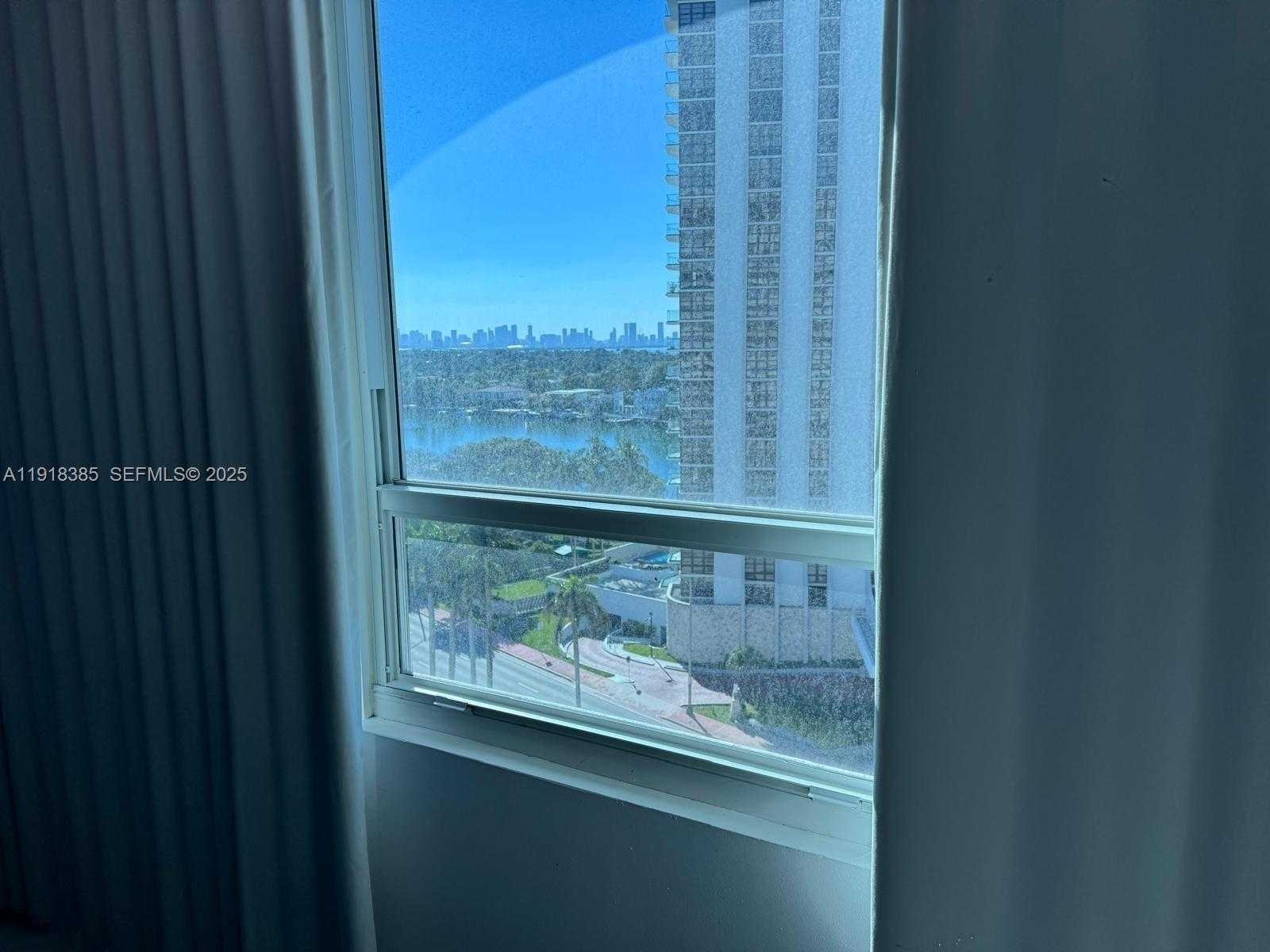 Small Image of 5445 COLLINS AVE #915, Miami Beach Number 8