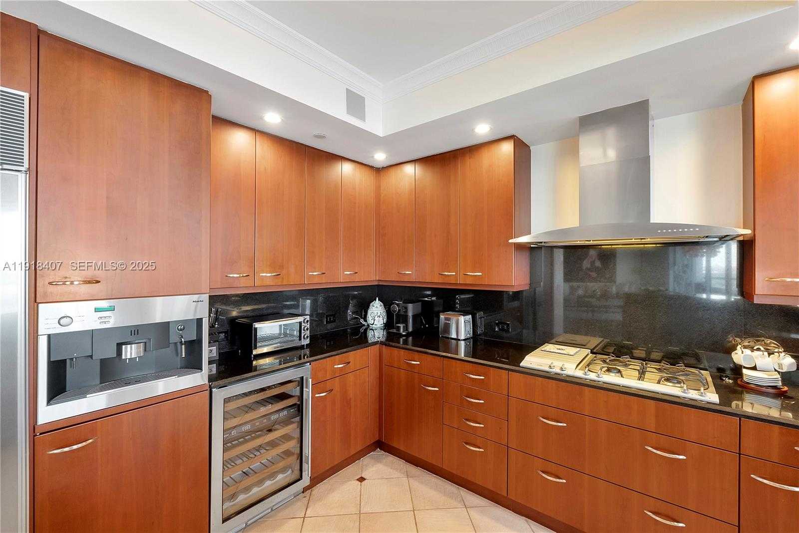 Small Image of 6000 ISLAND BLVD #2406, Aventura Number 22