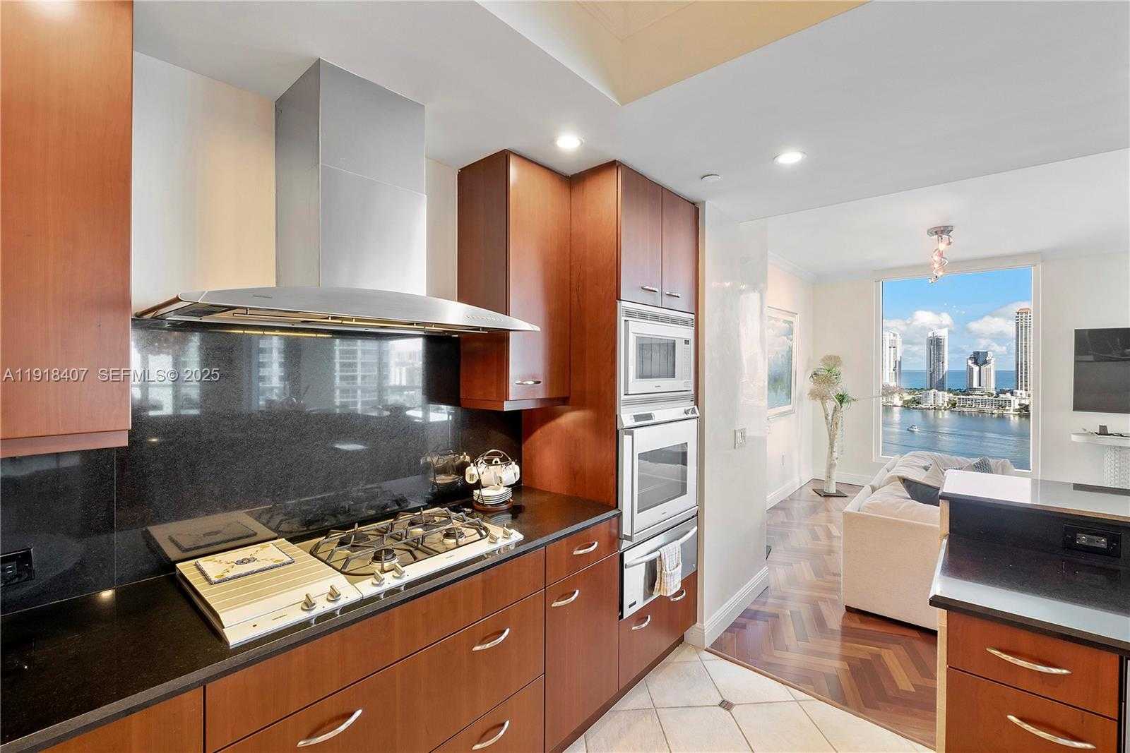 Small Image of 6000 ISLAND BLVD #2406, Aventura Number 23