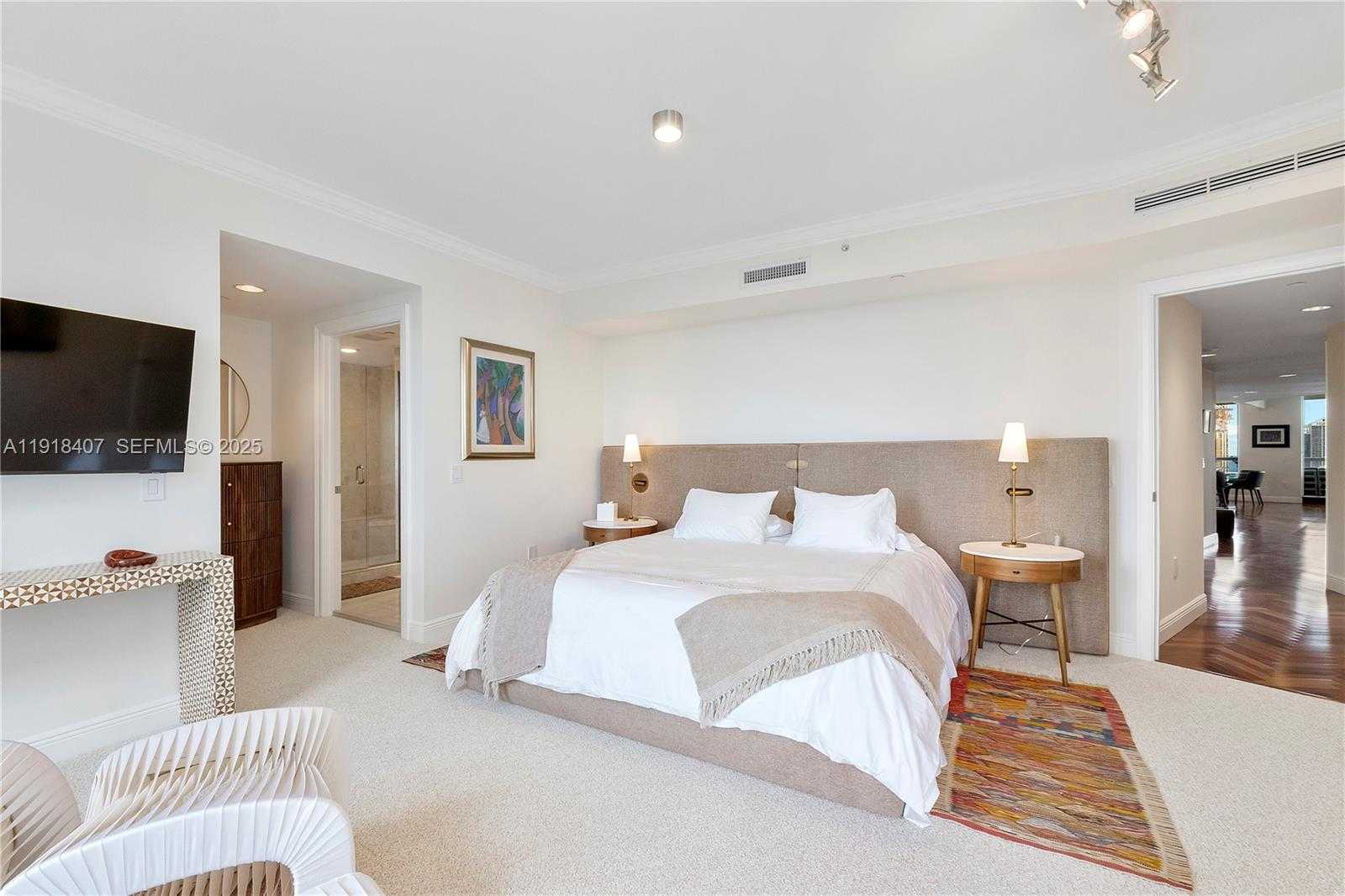 Small Image of 6000 ISLAND BLVD #2406, Aventura Number 35