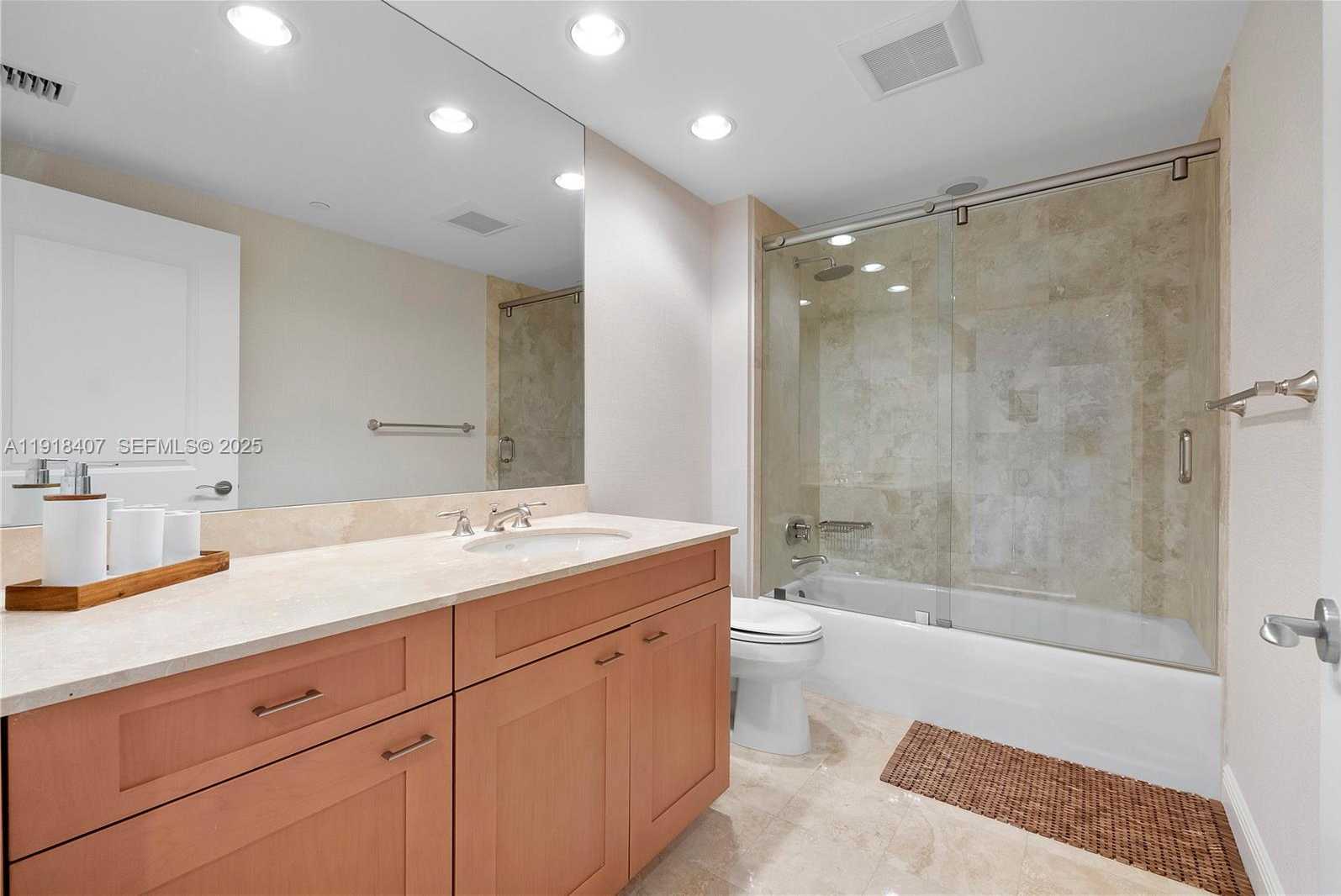 Small Image of 6000 ISLAND BLVD #2406, Aventura Number 37