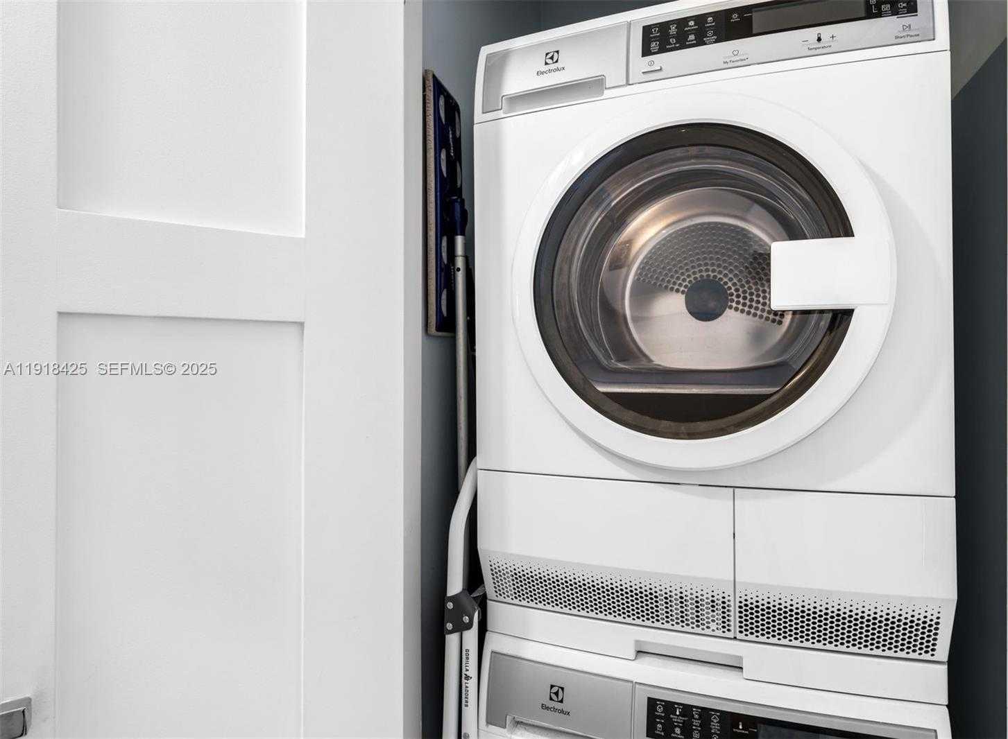 Small Image of 5225 COLLINS AVE #603, Miami Beach Number 15