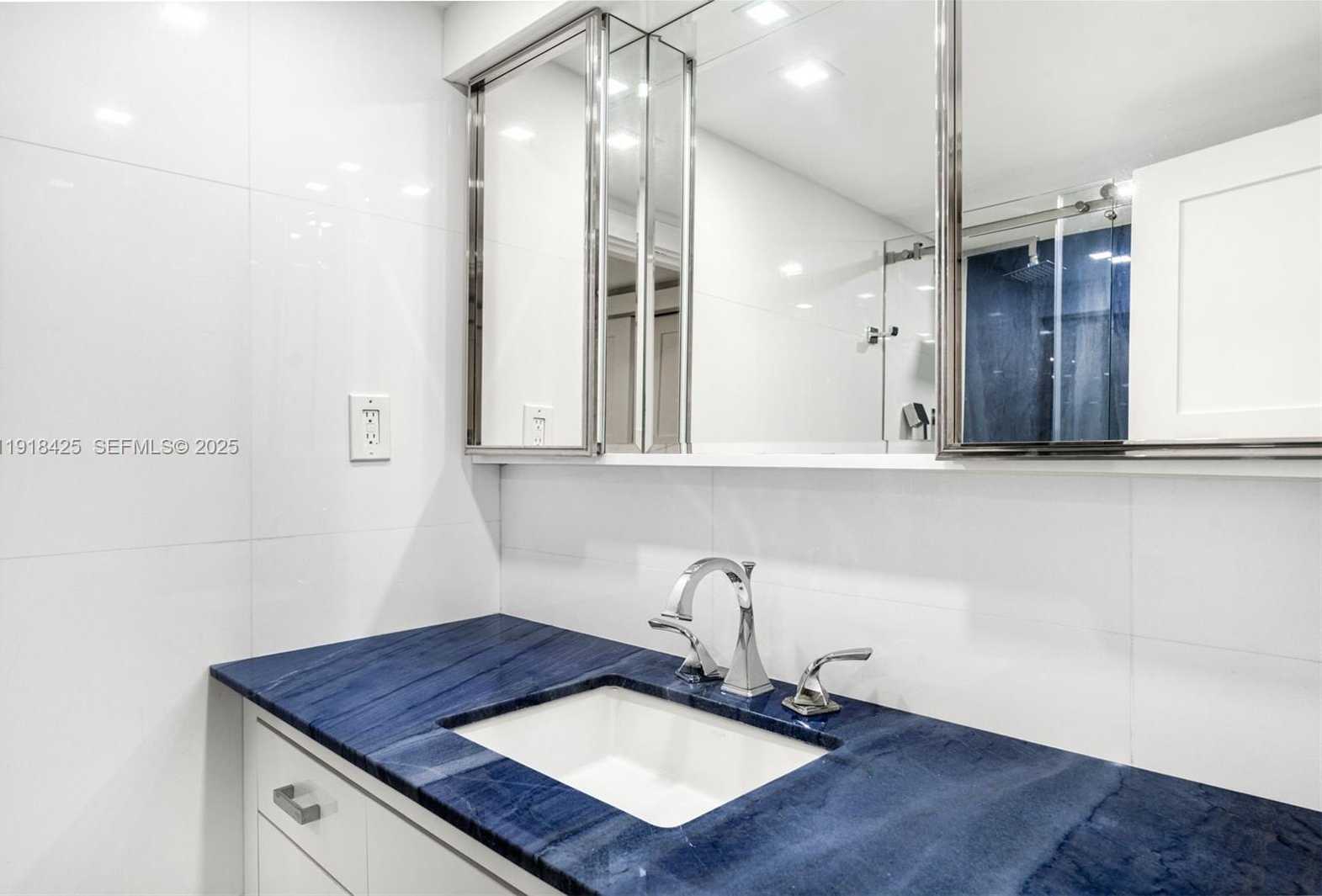 Small Image of 5225 COLLINS AVE #603, Miami Beach Number 19