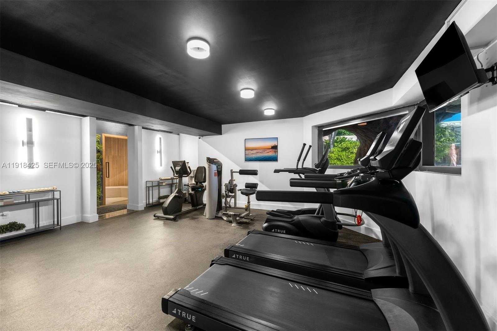 Small Image of 5225 COLLINS AVE #603, Miami Beach Number 26