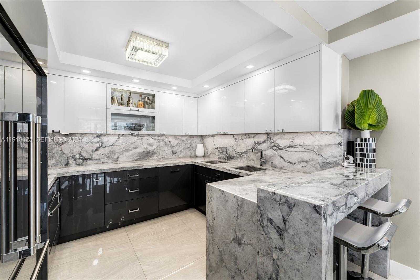 Small Image of 5225 COLLINS AVE #603, Miami Beach Number 3