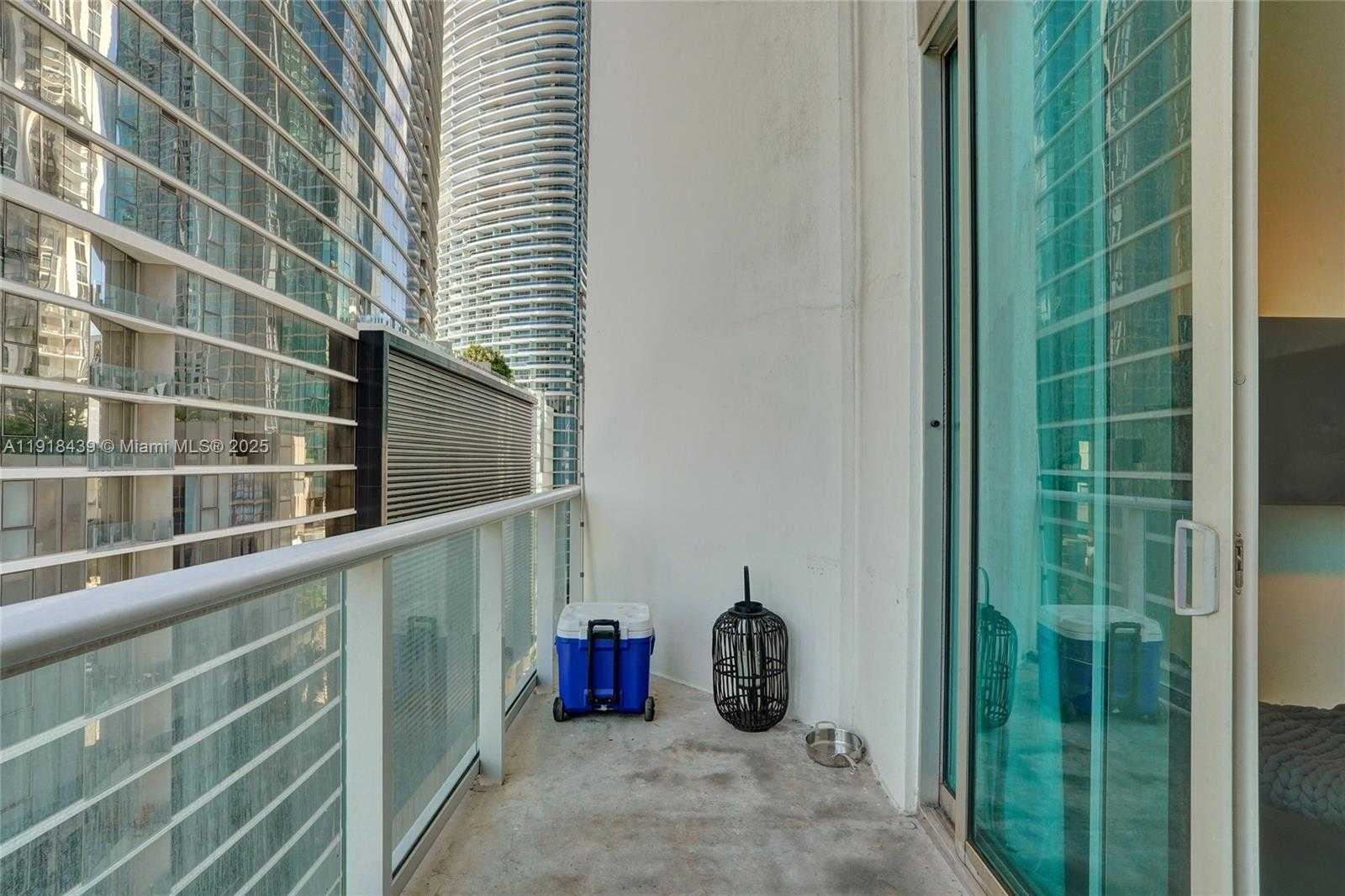 Small Image of 300 SOUTH BISCAYNE BLVD #L-1206, Miami Number 22