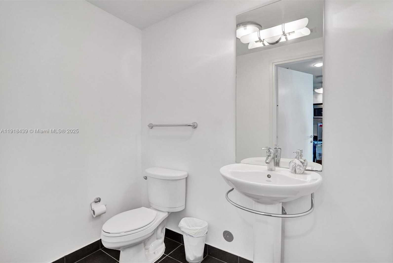 Small Image of 300 SOUTH BISCAYNE BLVD #L-1206, Miami Number 26